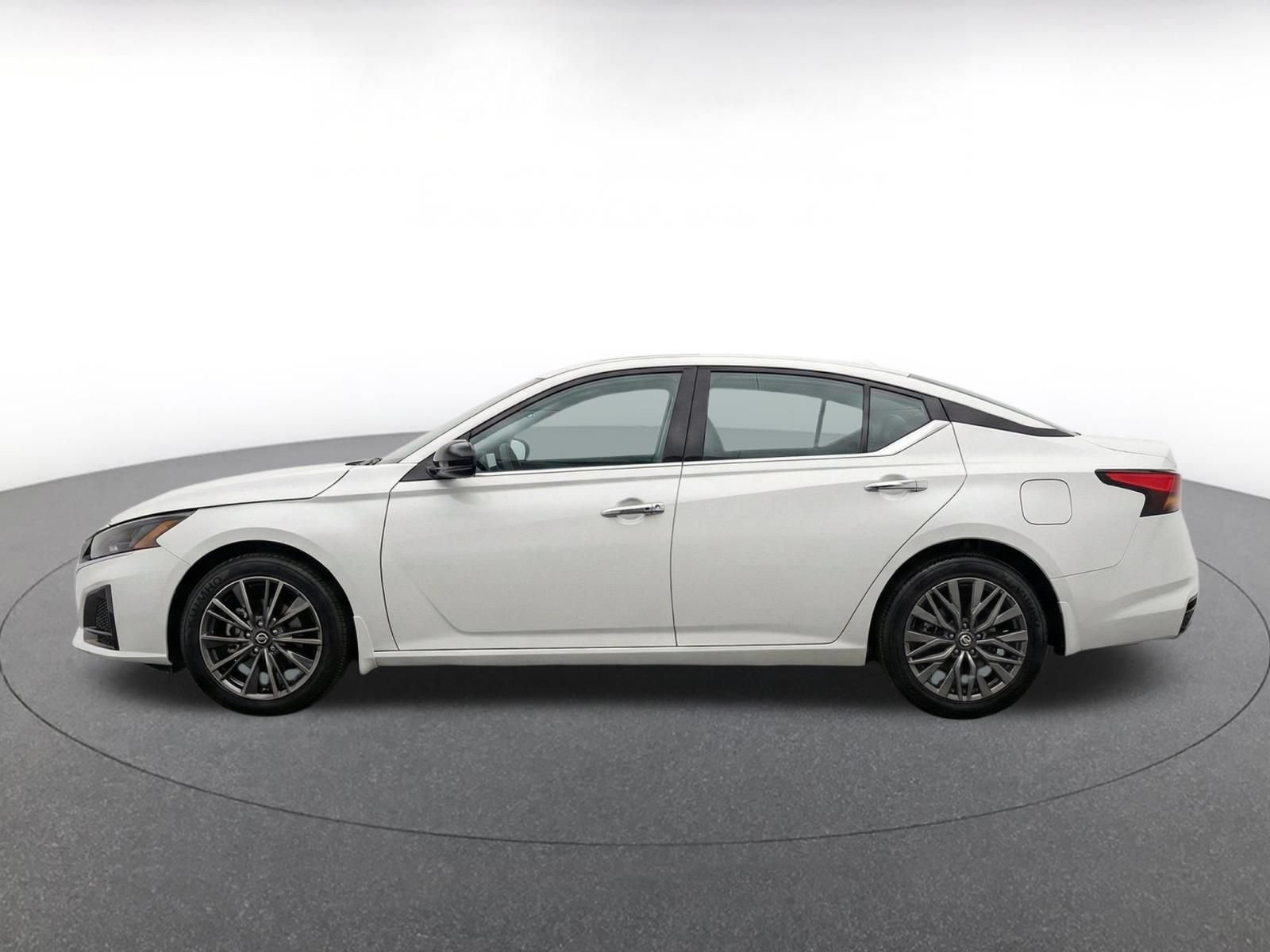 Thumbnail: 2025 Nissan Altima - 4