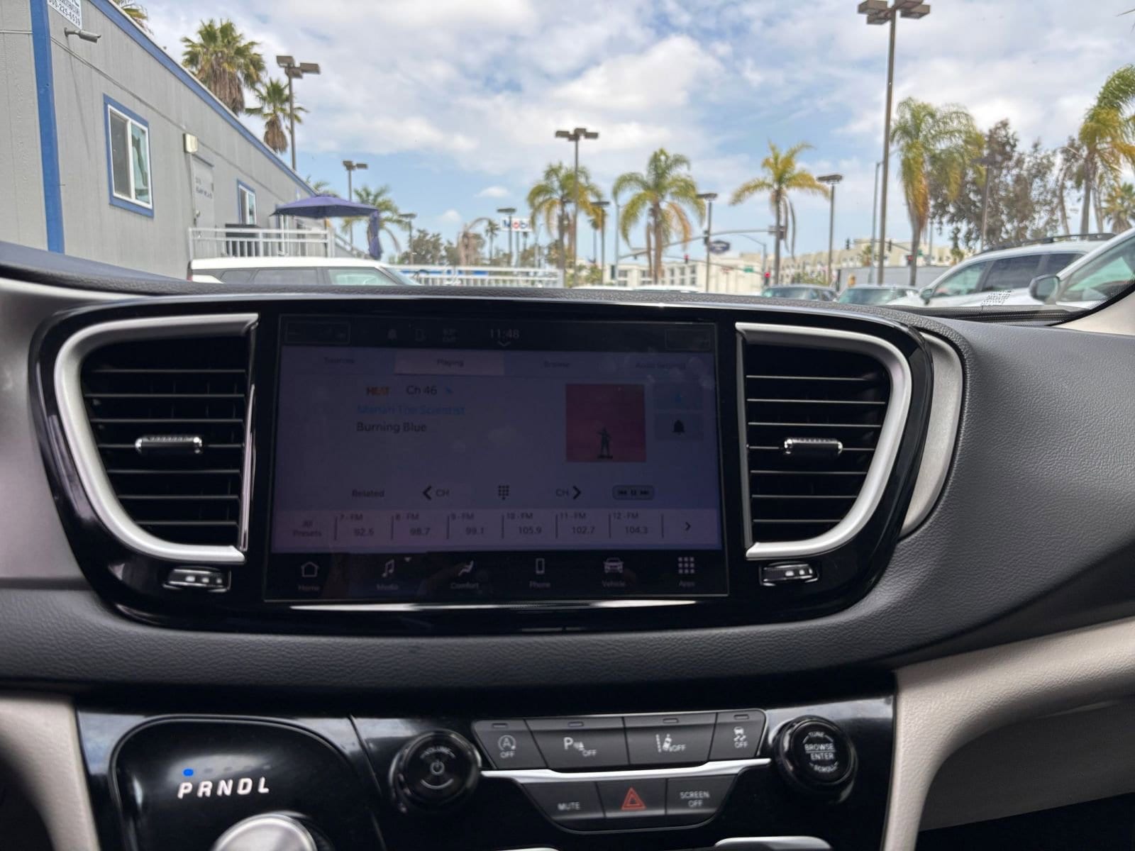 Thumbnail: 2023 Chrysler Pacifica - 20