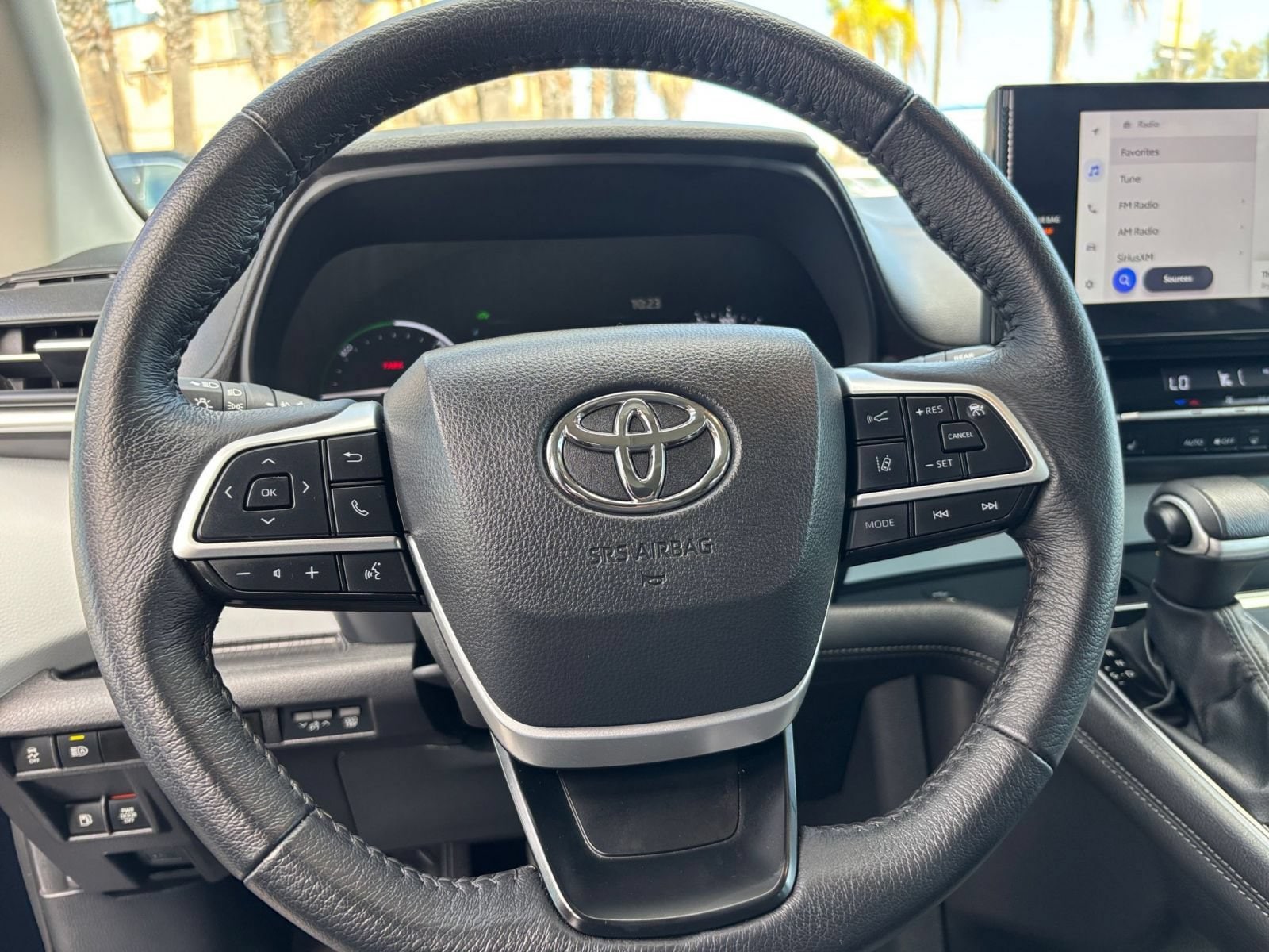 Thumbnail: 2025 Toyota Sienna - 28