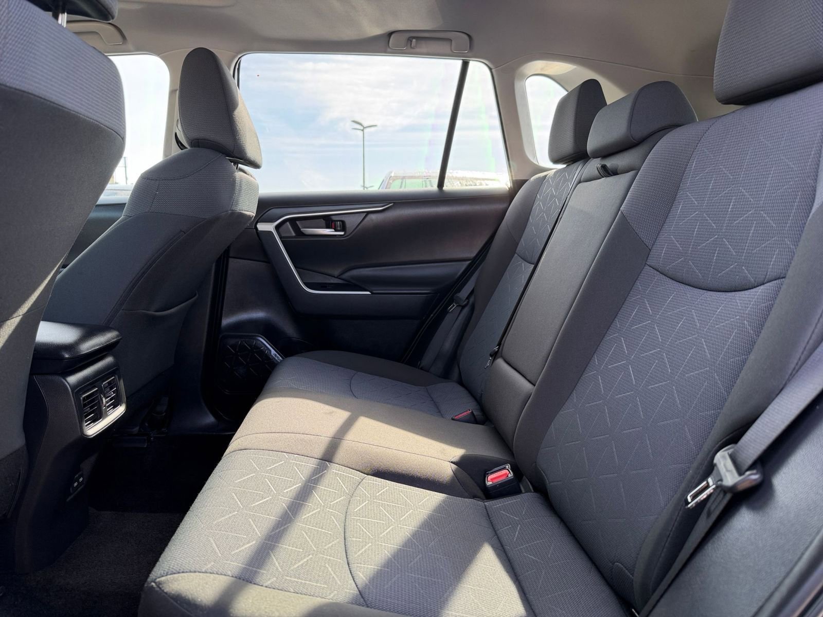 Thumbnail: 2025 Toyota RAV4 - 25