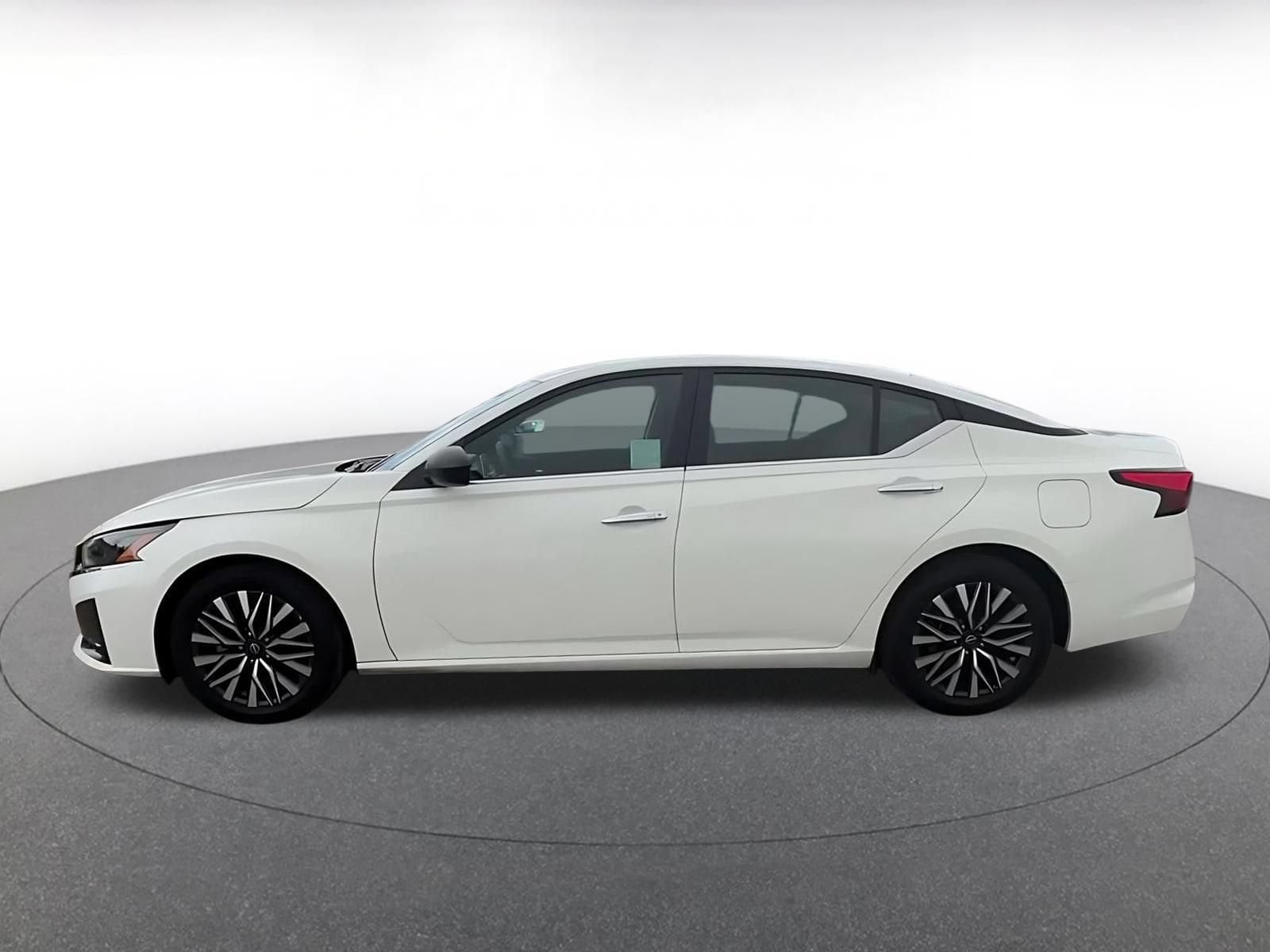 Thumbnail: 2025 Nissan Altima - 8