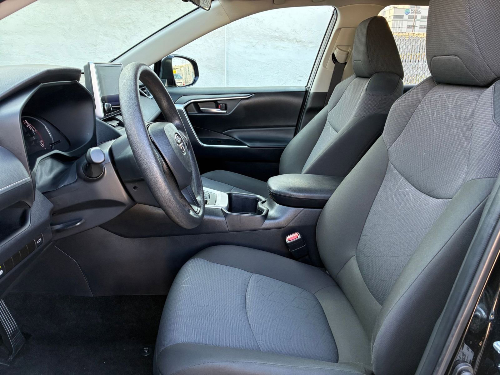 Thumbnail: 2025 Toyota RAV4 - 28