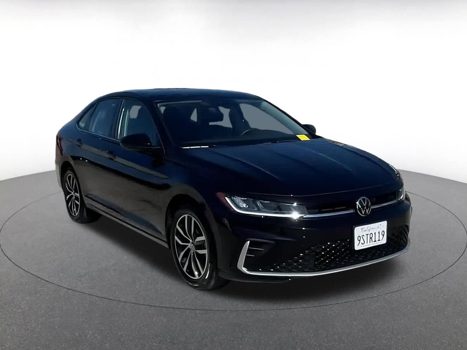 Thumbnail: 2025 Volkswagen Jetta - 2