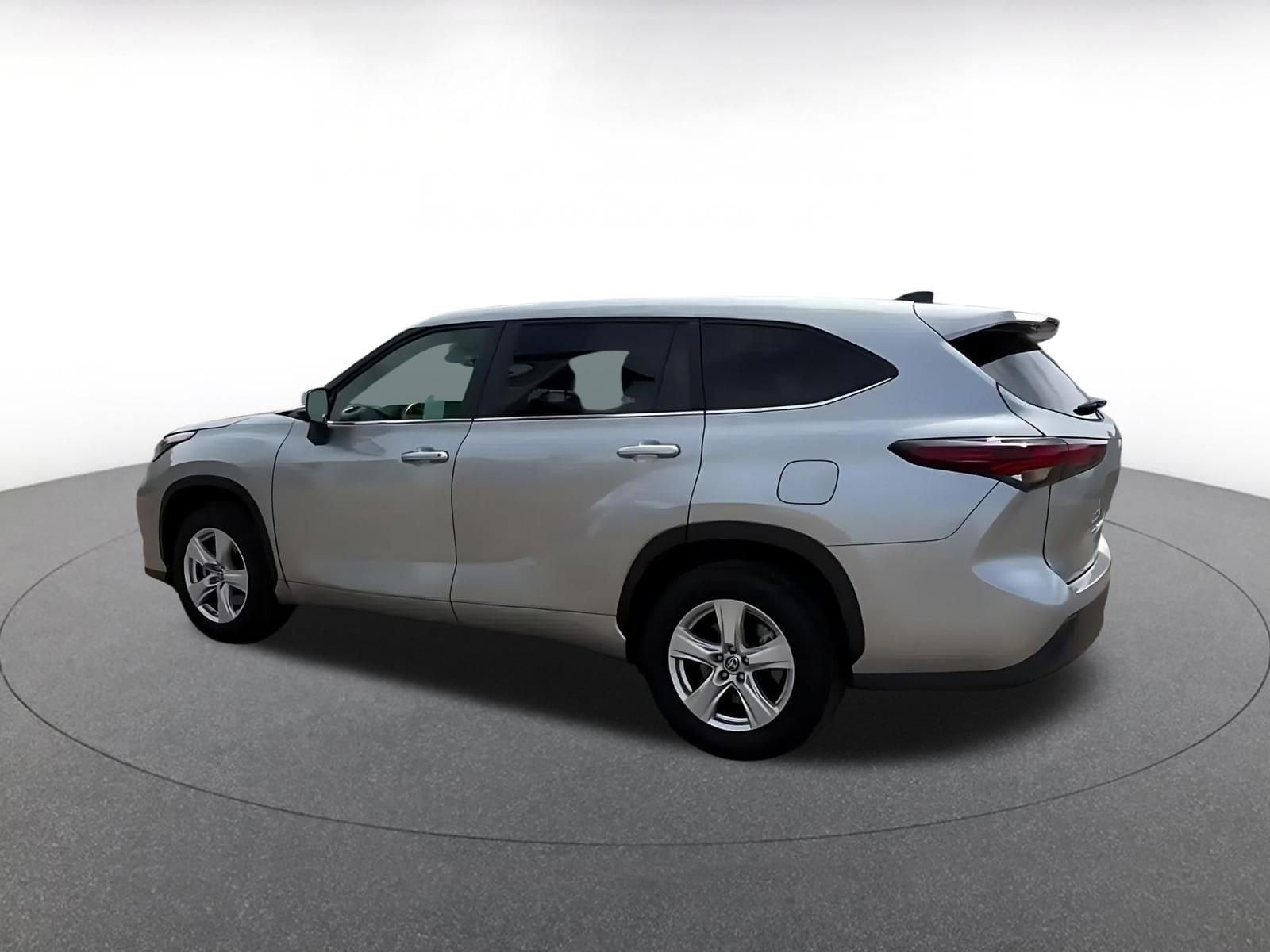 Thumbnail: 2025 Toyota Highlander - 10