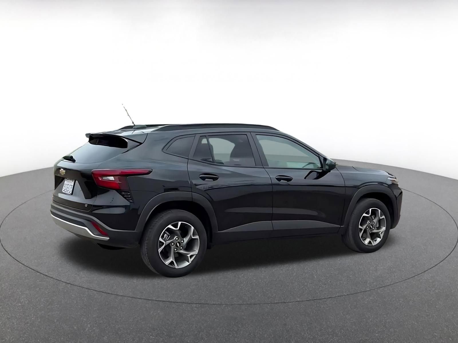 Thumbnail: 2025 Chevrolet Trax - 14