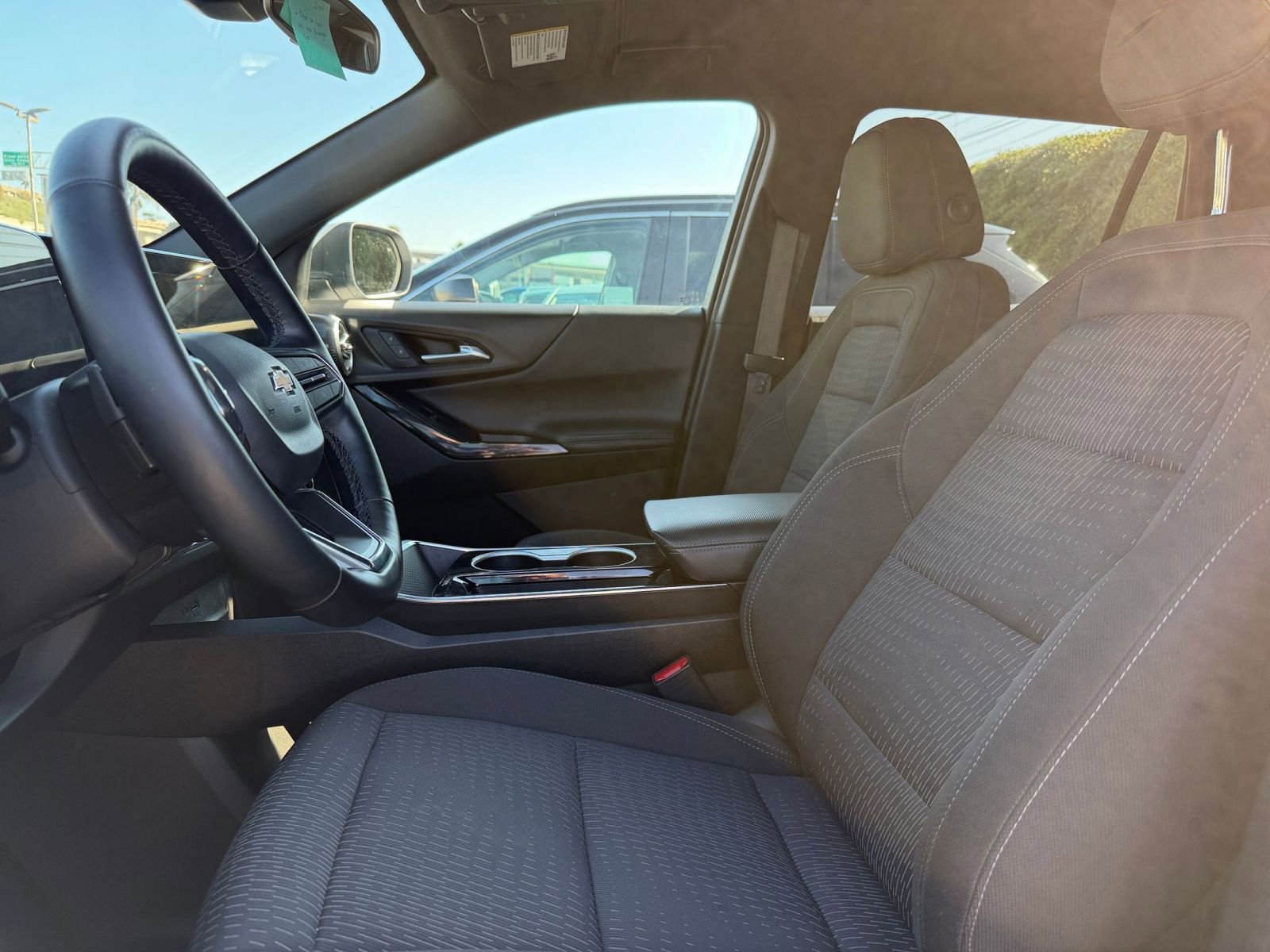 Thumbnail: 2025 Chevrolet Equinox - 25