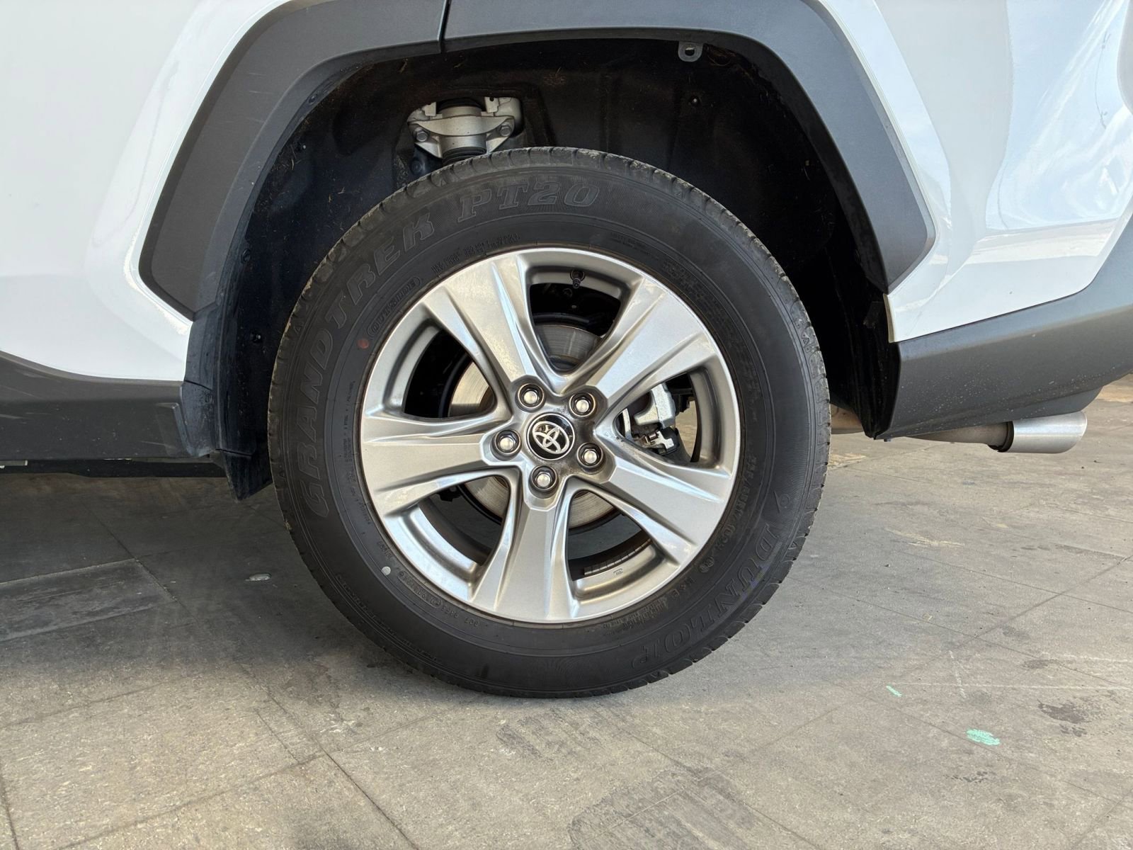 Thumbnail: 2025 Toyota RAV4 - 32