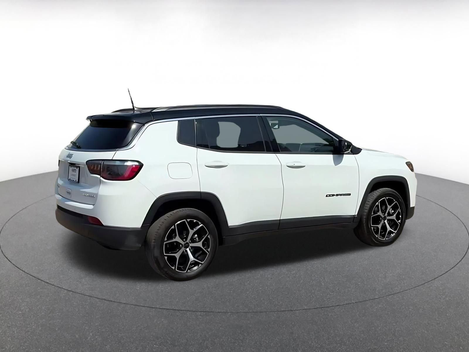 Thumbnail: 2025 Jeep Compass - 15