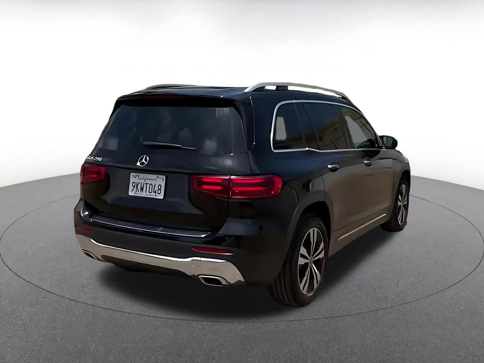 Thumbnail: 2024 Mercedes-Benz GLB - 14