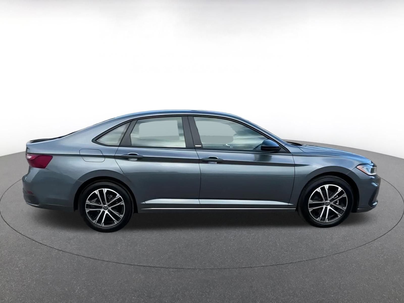 Thumbnail: 2025 Volkswagen Jetta - 16