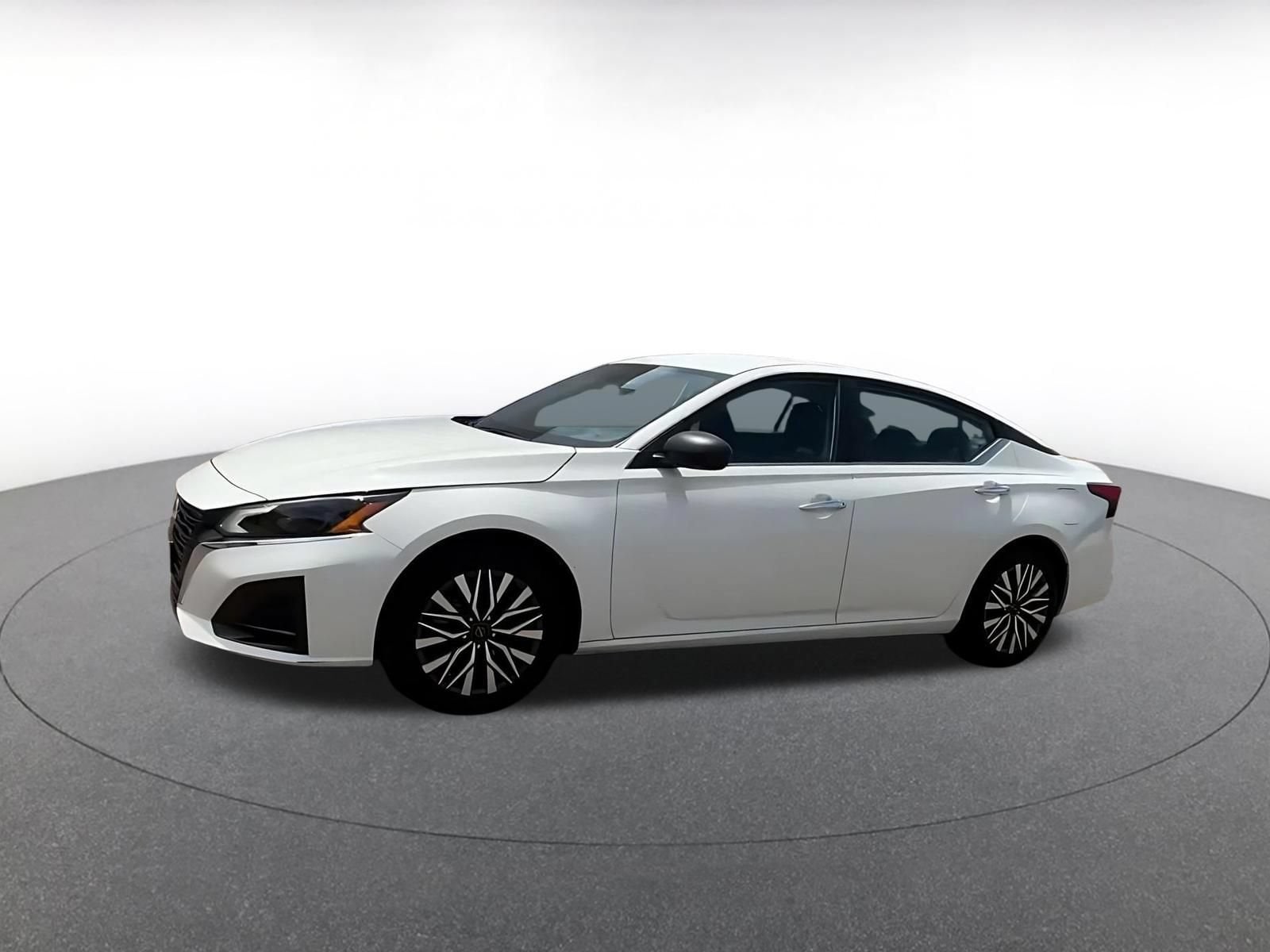 Thumbnail: 2025 Nissan Altima - 8