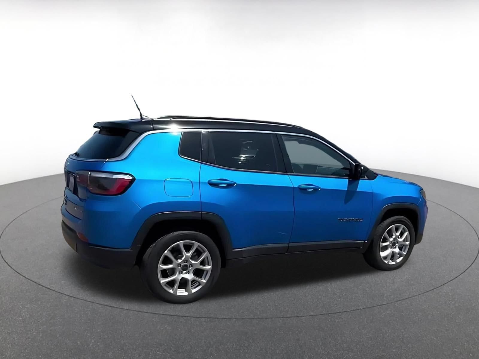 Thumbnail: 2025 Jeep Compass - 16