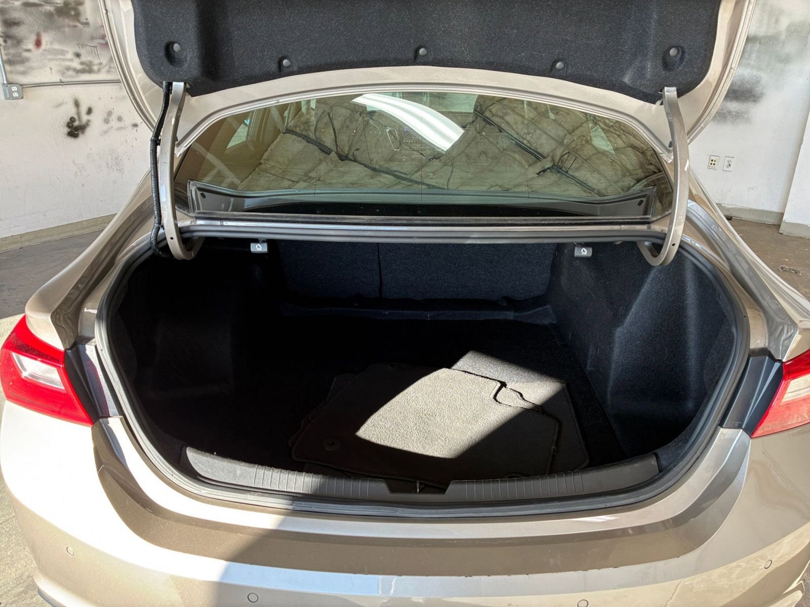 Thumbnail: 2024 Chevrolet Malibu - 32