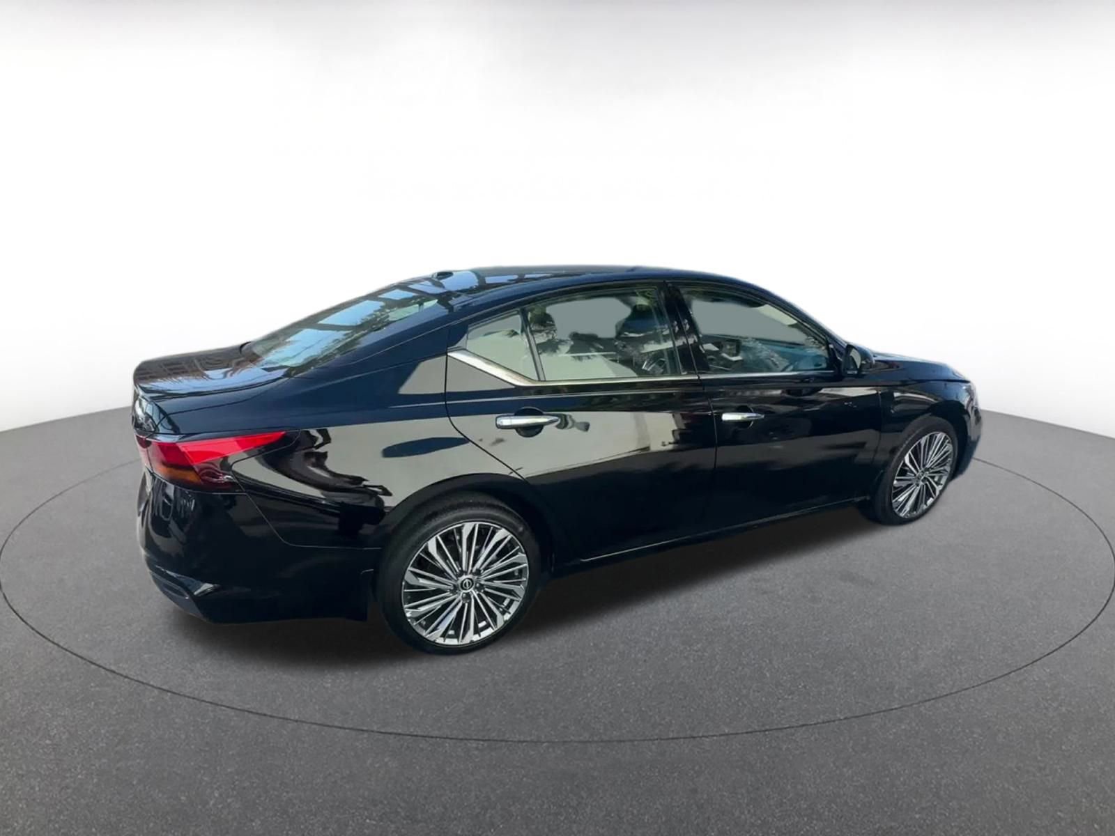 Thumbnail: 2024 Nissan Altima - 15