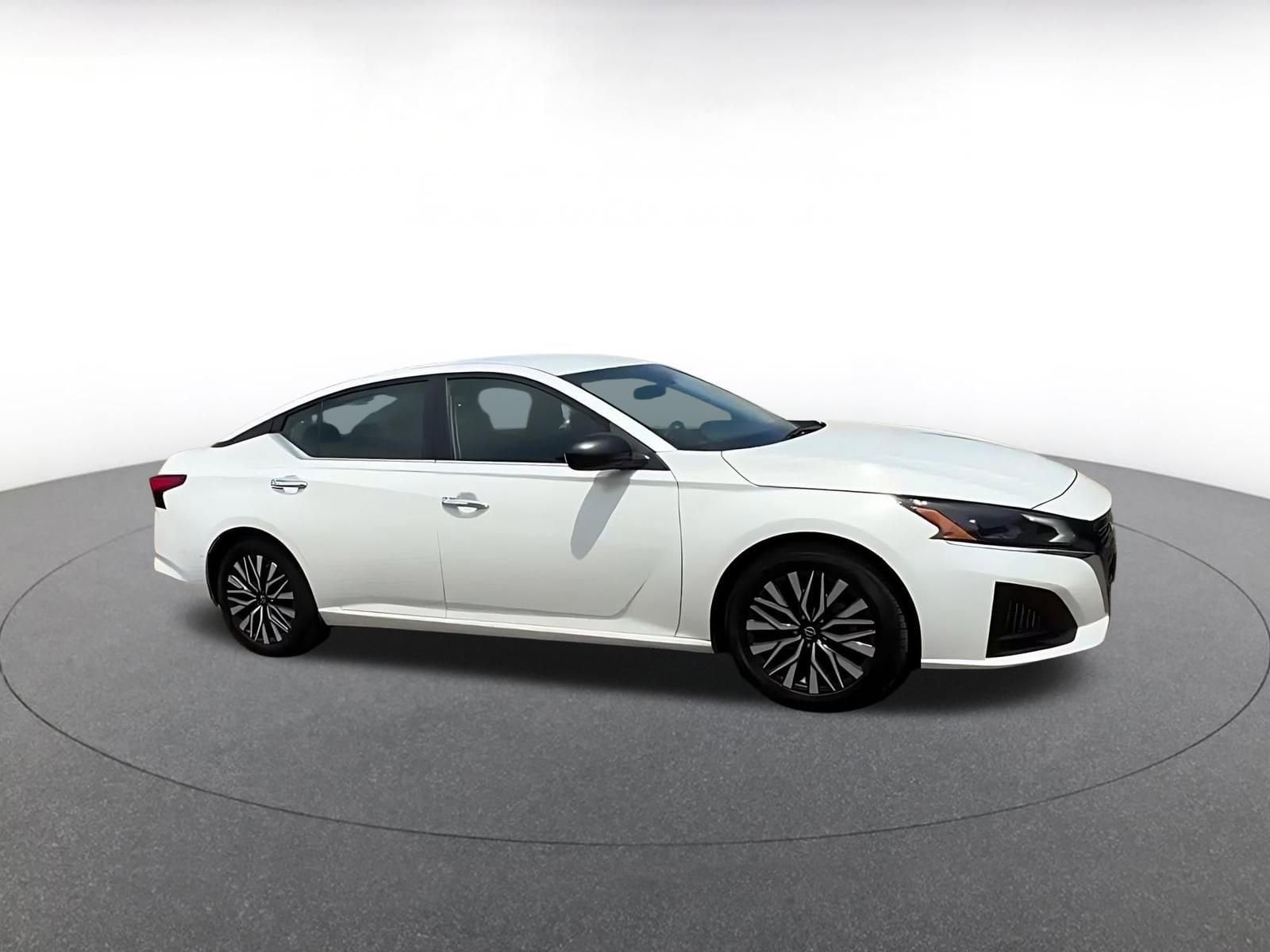 Thumbnail: 2025 Nissan Altima - 2