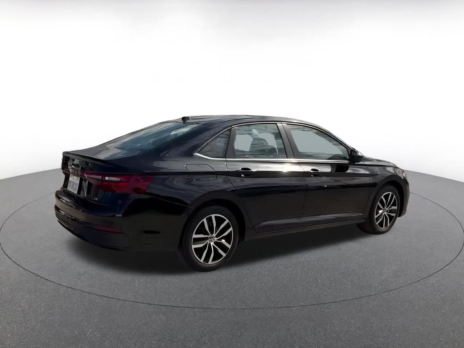 Thumbnail: 2025 Volkswagen Jetta - 15