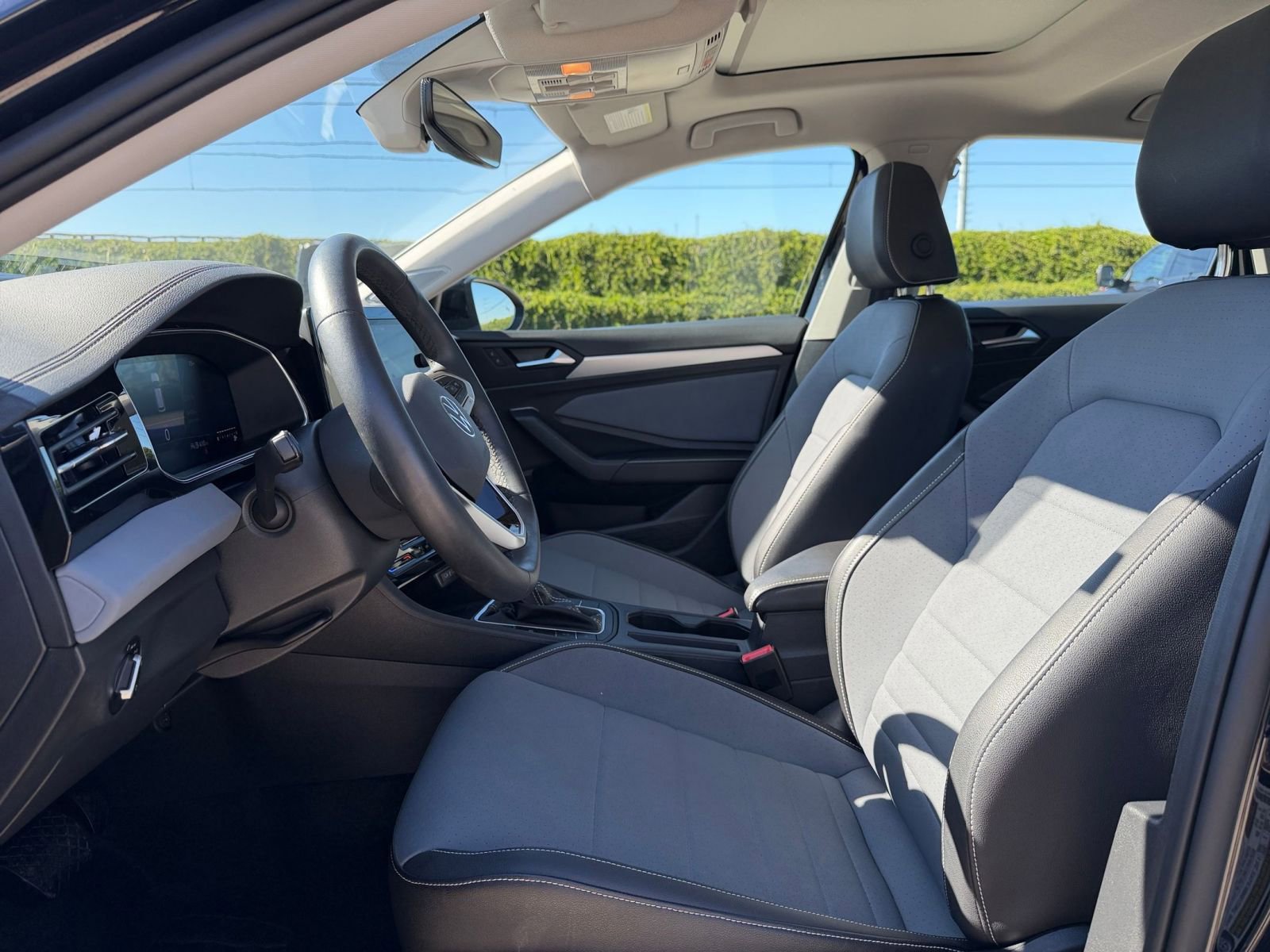 Thumbnail: 2025 Volkswagen Jetta - 25