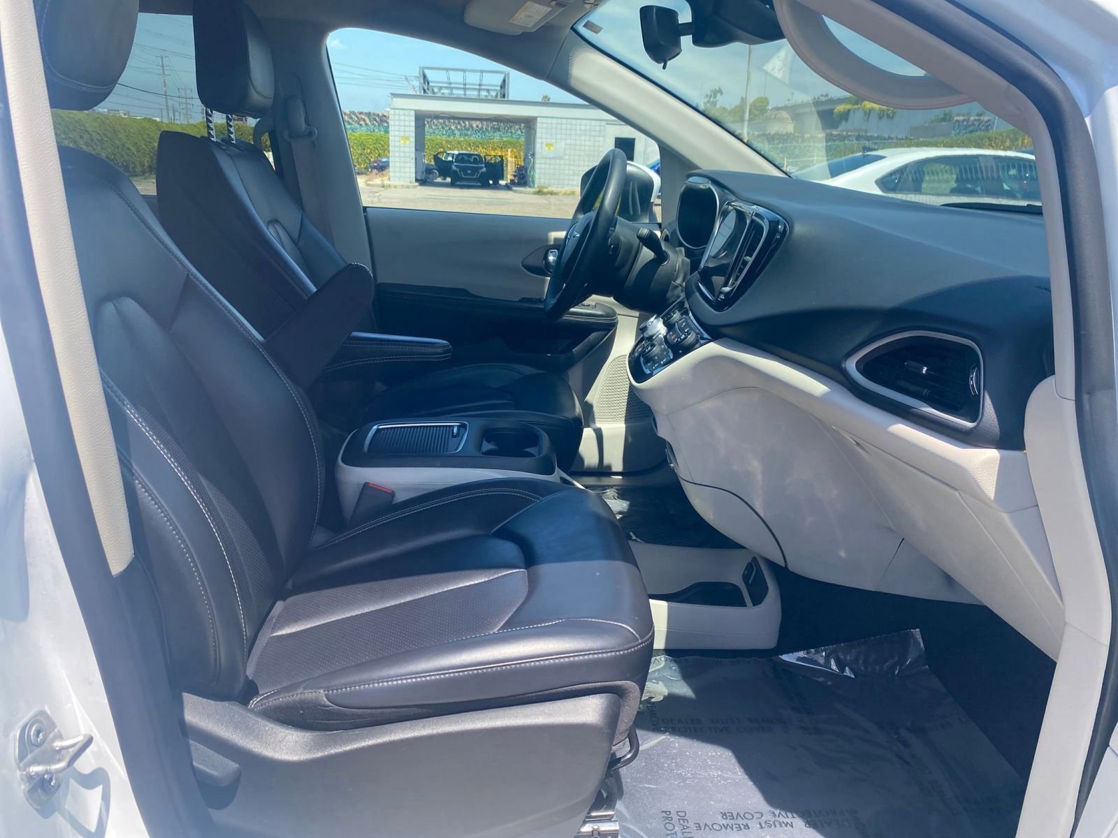 Thumbnail: 2023 Chrysler Pacifica - 35