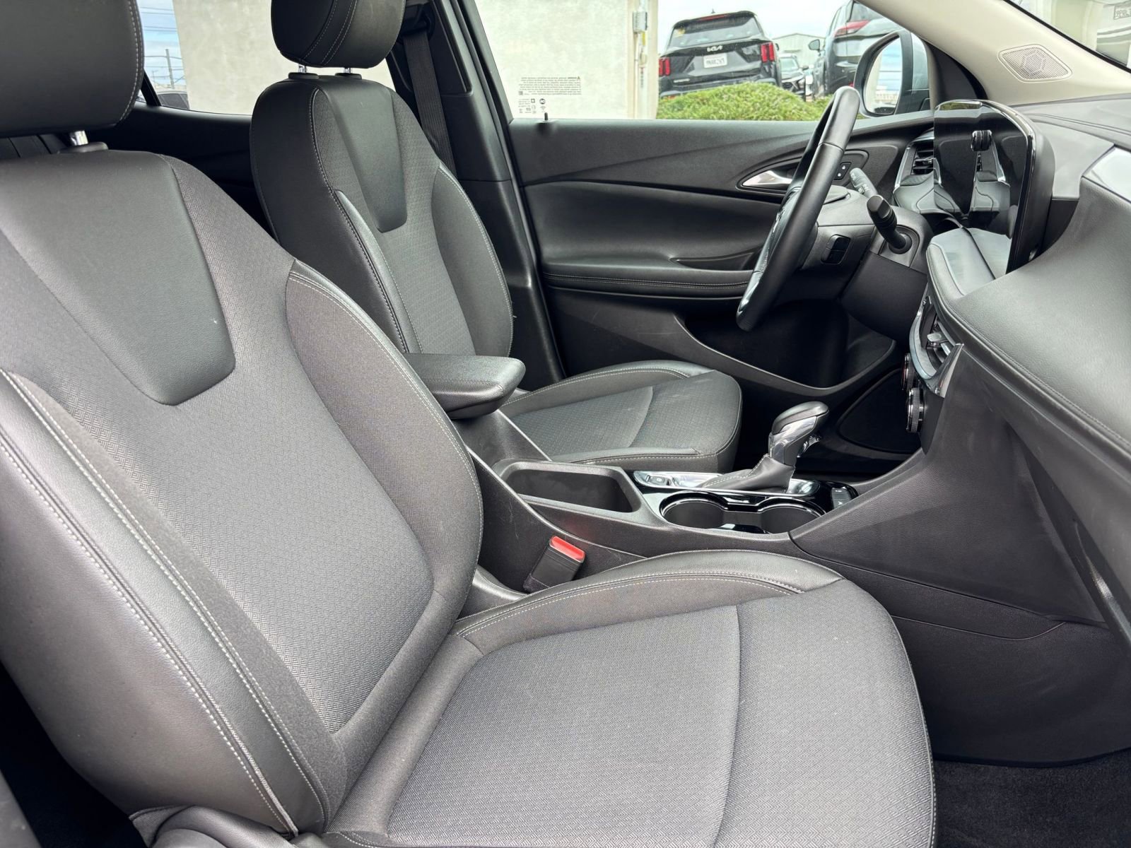 Thumbnail: 2025 Buick Encore GX - 35