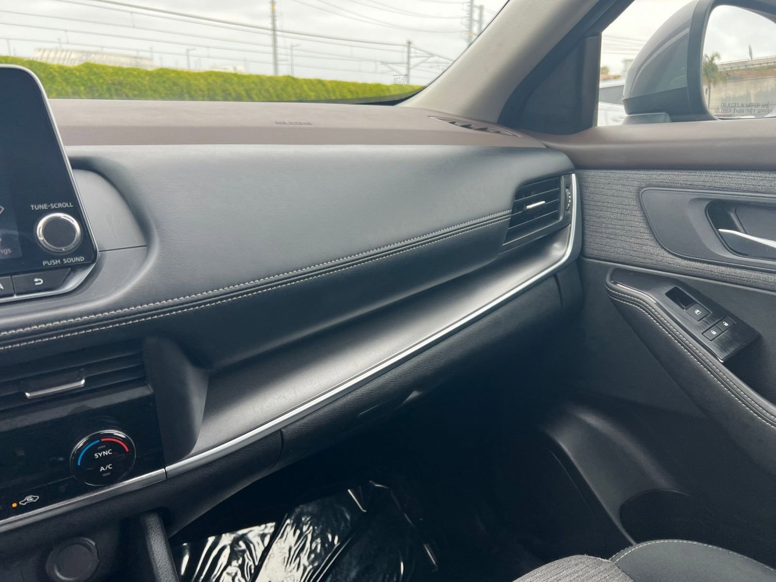 2023 Nissan Rogue SV 35