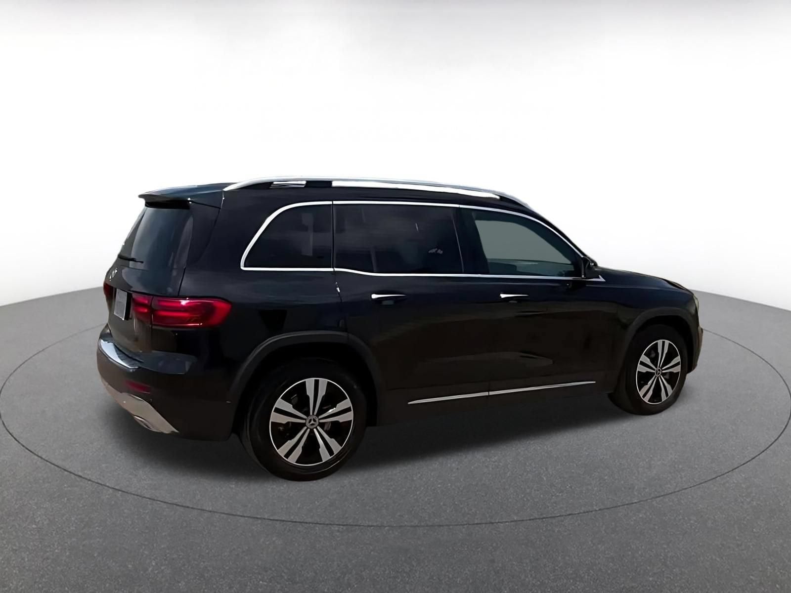 Thumbnail: 2024 Mercedes-Benz GLB - 12