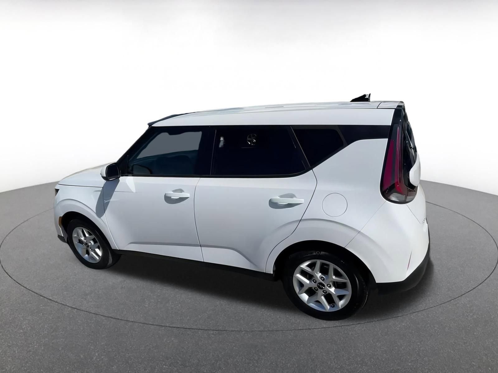 2024 Kia Soul LX 10
