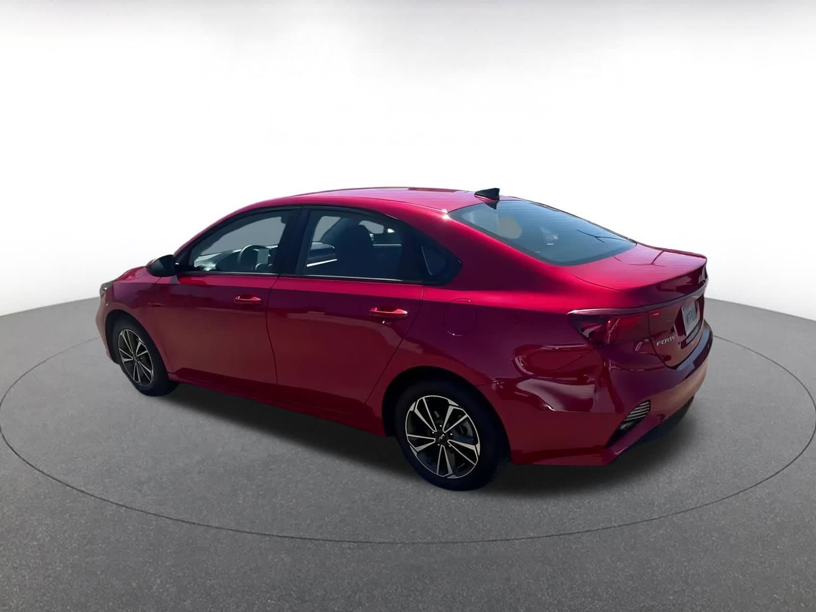 Thumbnail: 2024 Kia Forte - 8