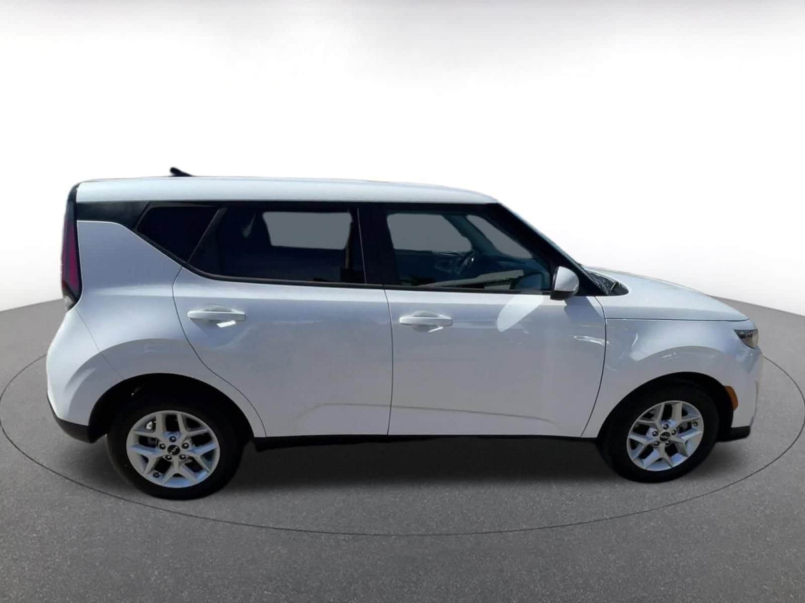 2024 Kia Soul LX 16