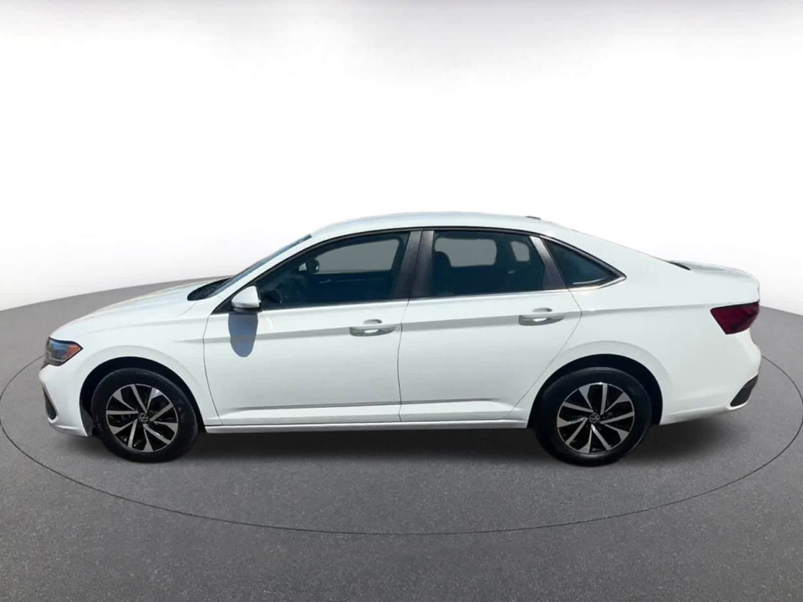 Thumbnail: 2024 Volkswagen Jetta - 10