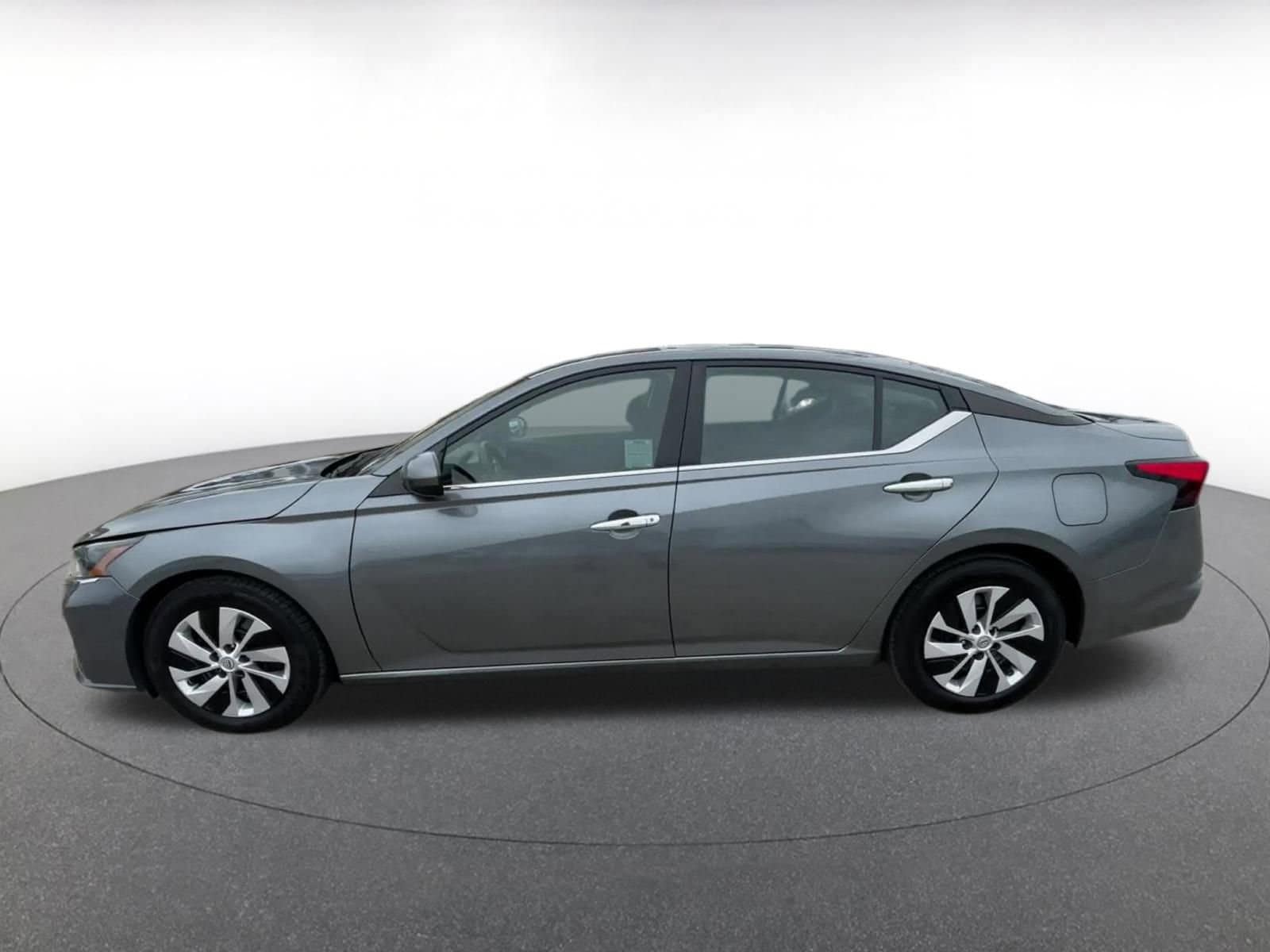 2023 Nissan Altima S 8