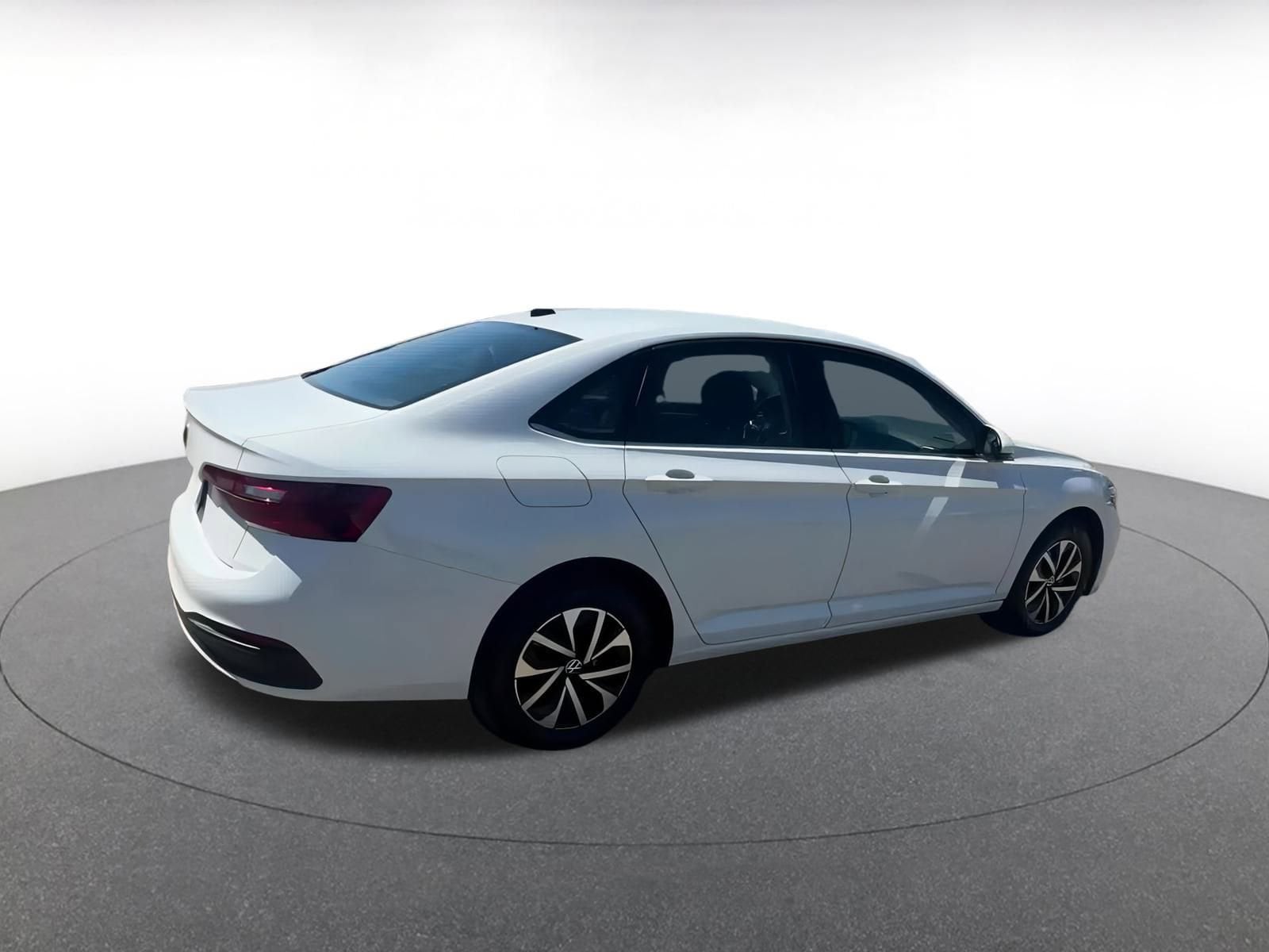 Thumbnail: 2024 Volkswagen Jetta - 15
