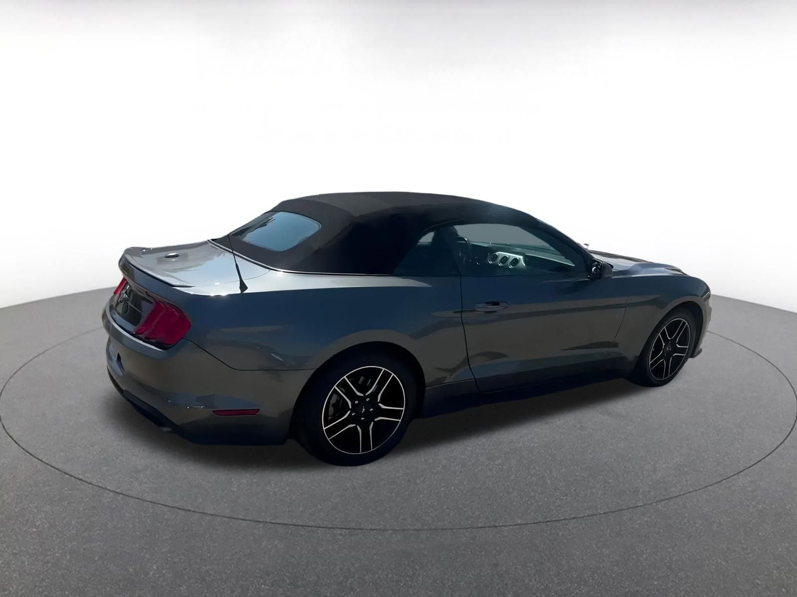 Thumbnail: 2022 Ford Mustang - 15