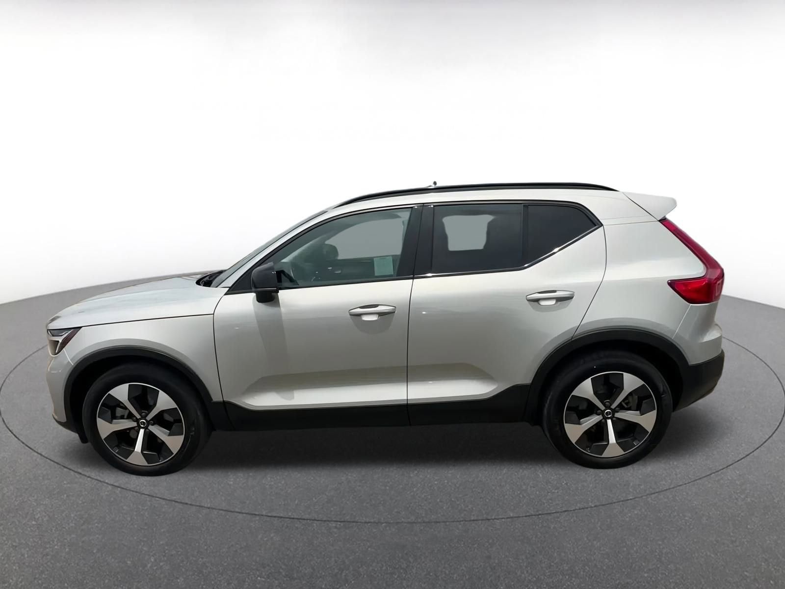 Image 8 of 2024 Volvo XC40 B5 Core SUV