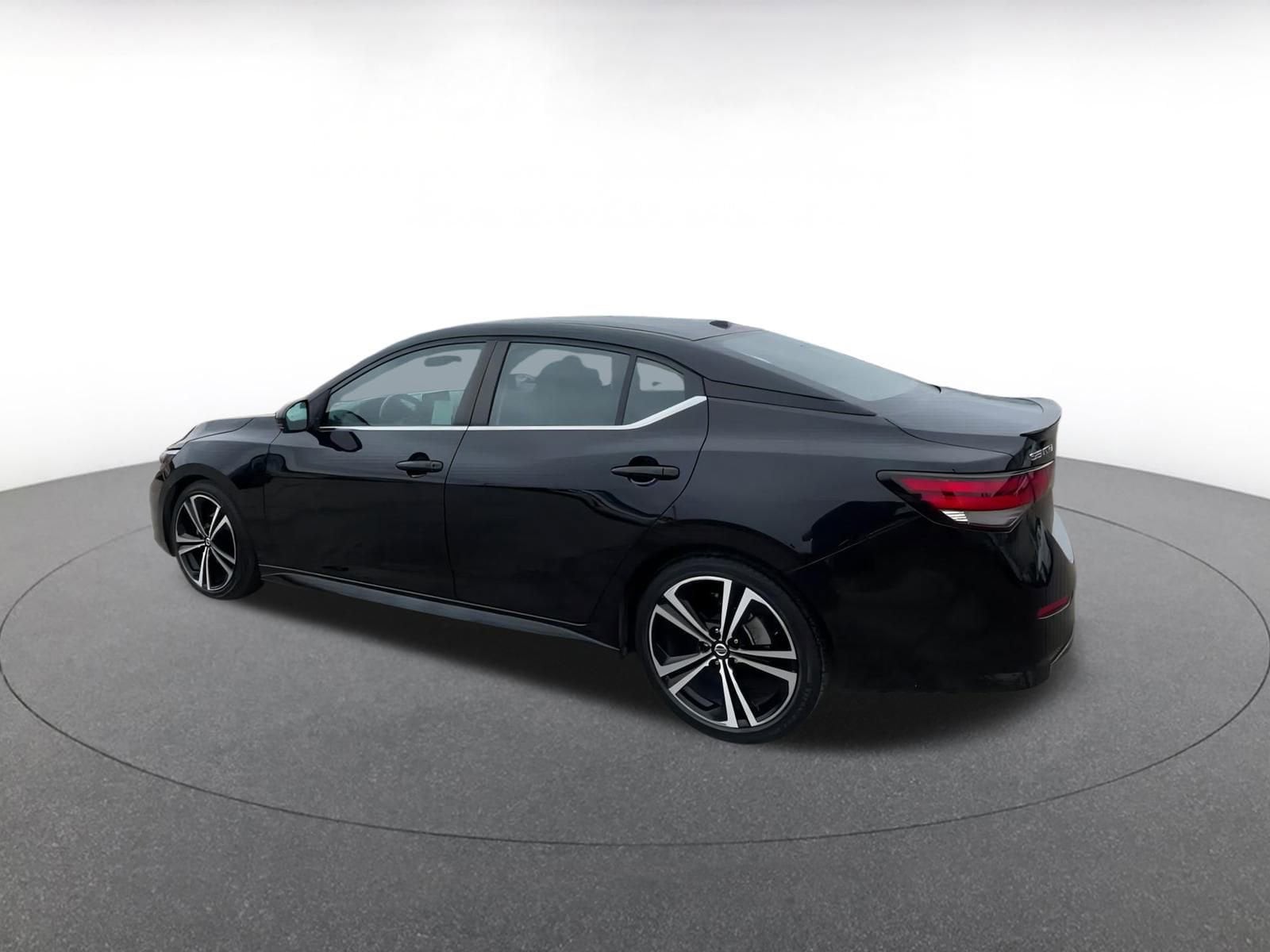 Thumbnail: 2021 Nissan Sentra - 10