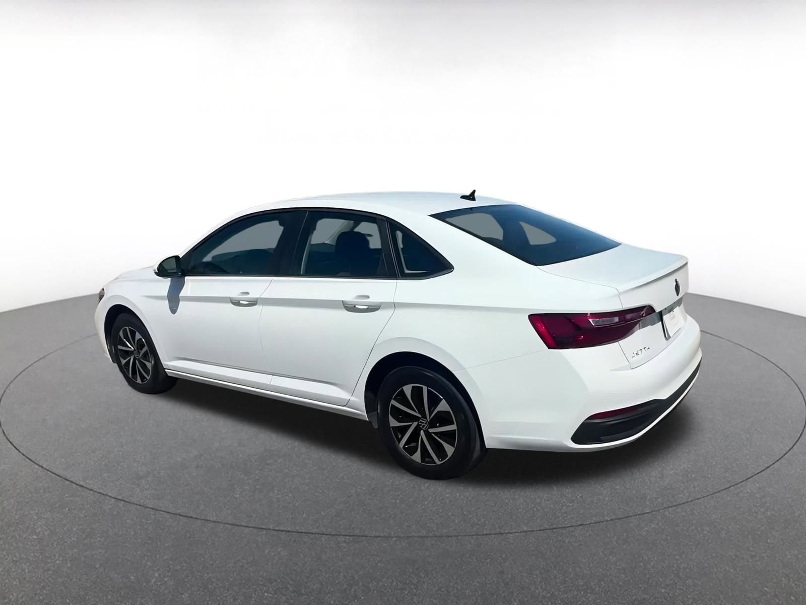 Thumbnail: 2024 Volkswagen Jetta - 11