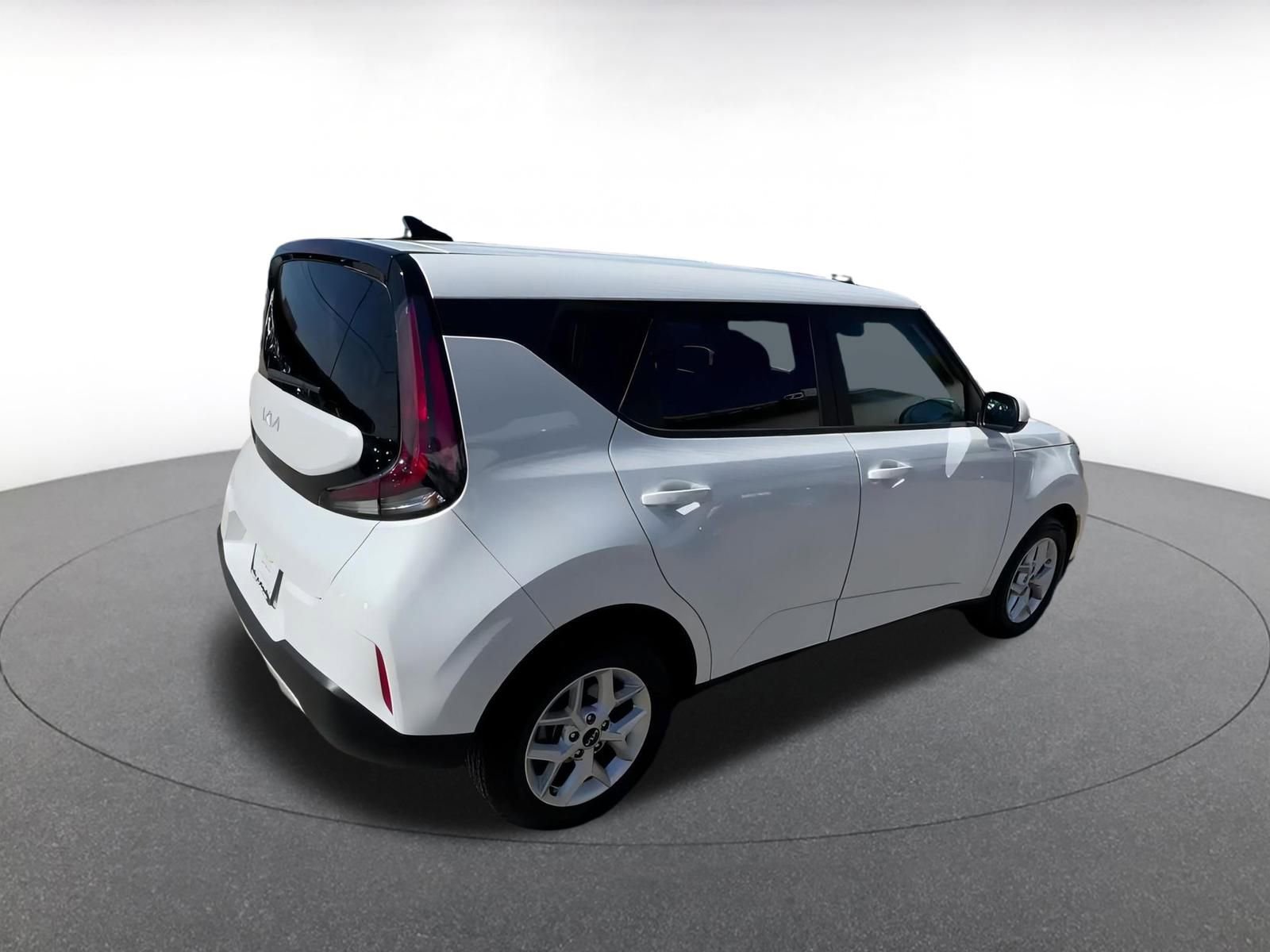 2024 Kia Soul LX 15