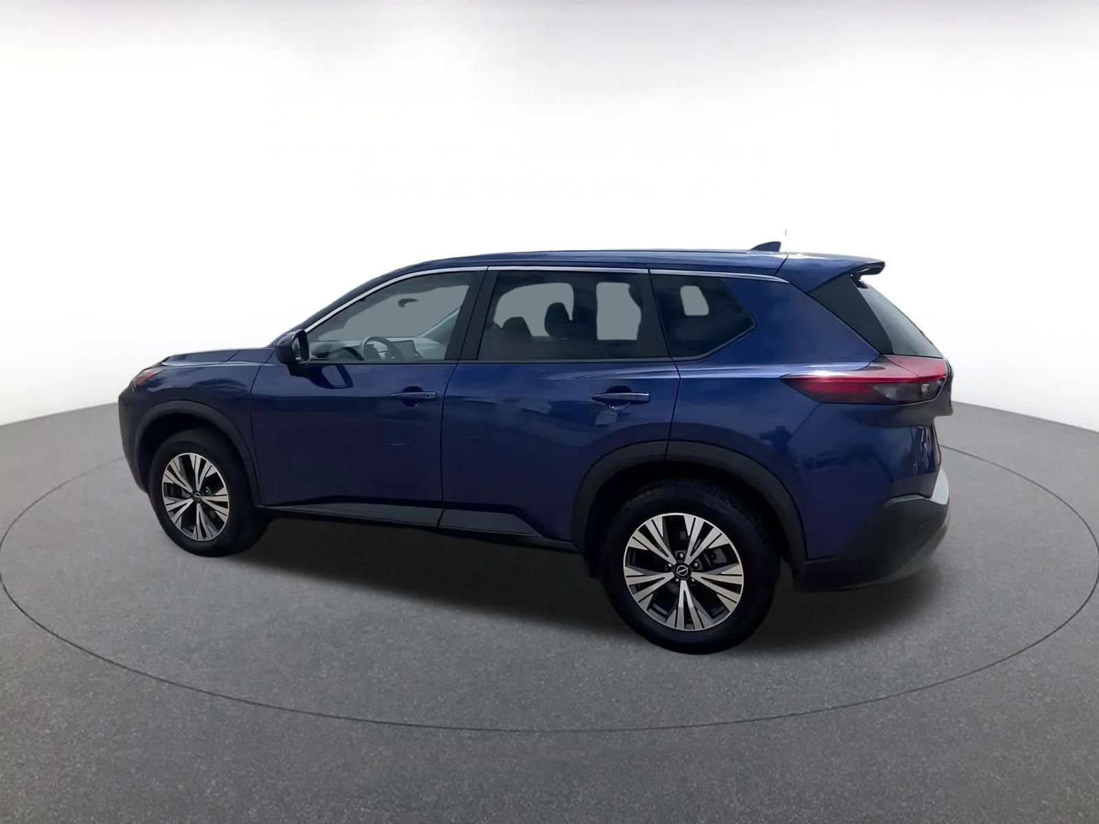 Thumbnail: 2023 Nissan Rogue - 10