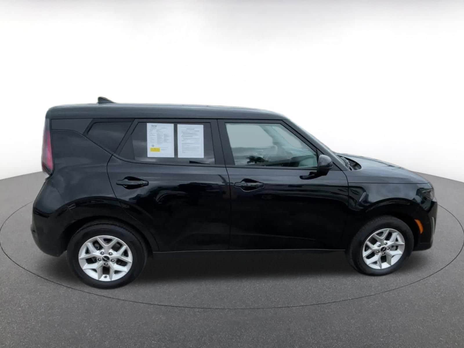 2024 Kia Soul LX 16