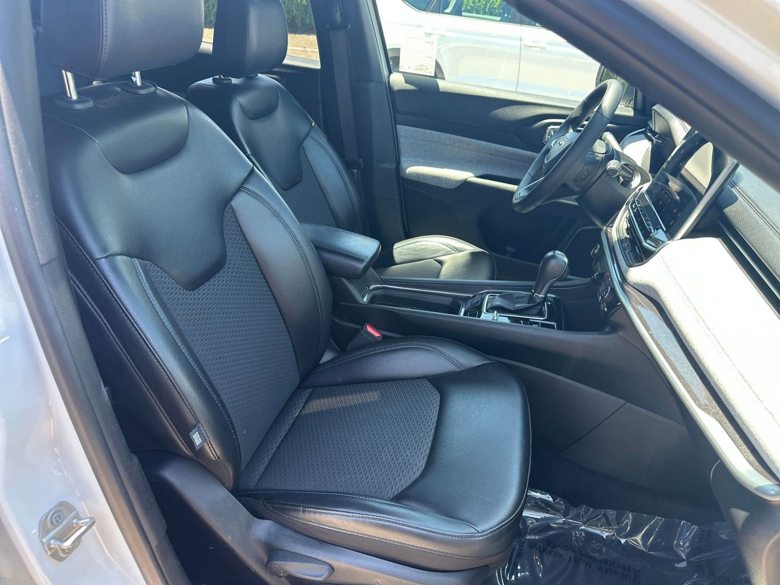 Thumbnail: 2023 Jeep Compass - 35