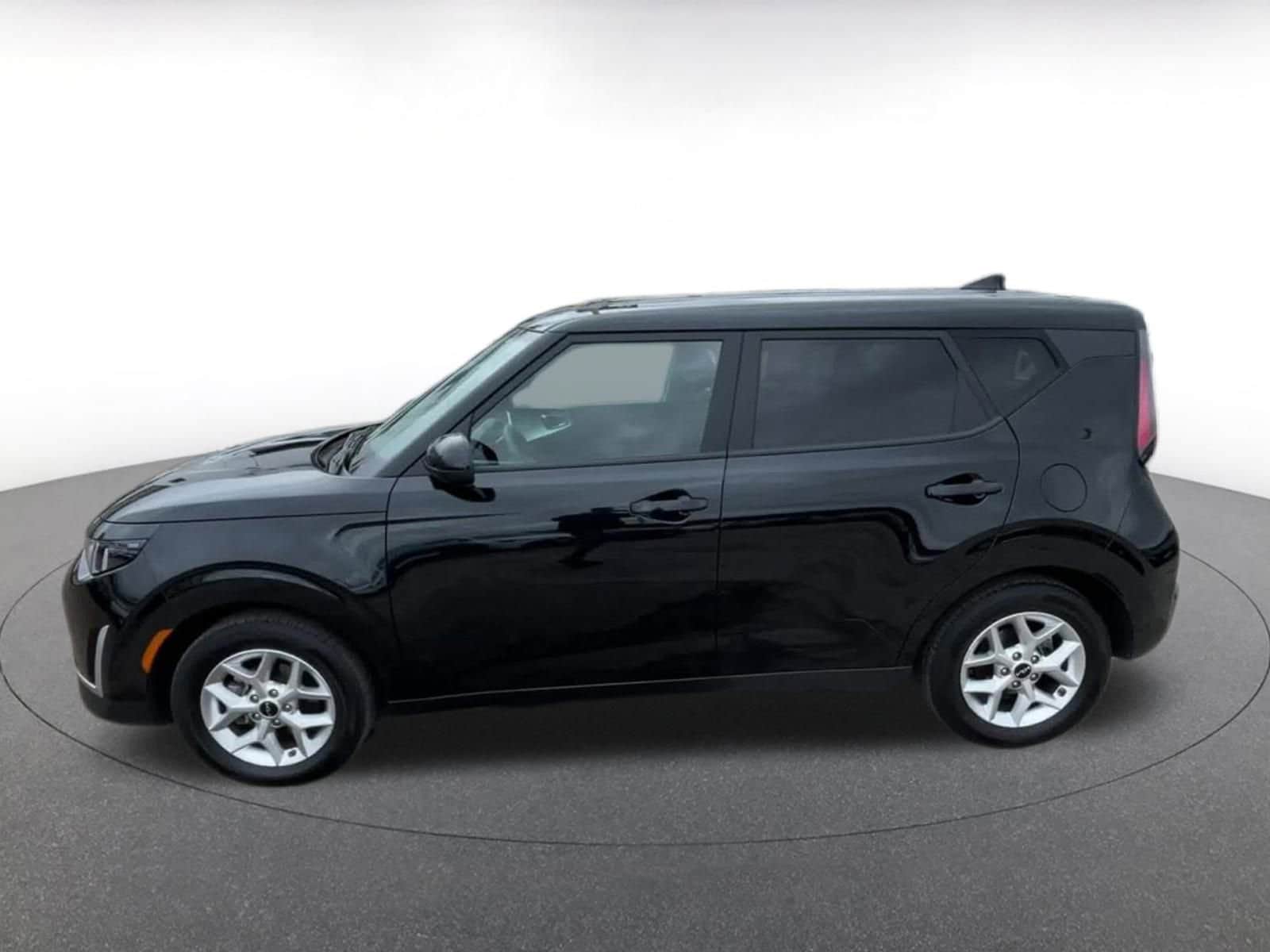 2024 Kia Soul LX 8