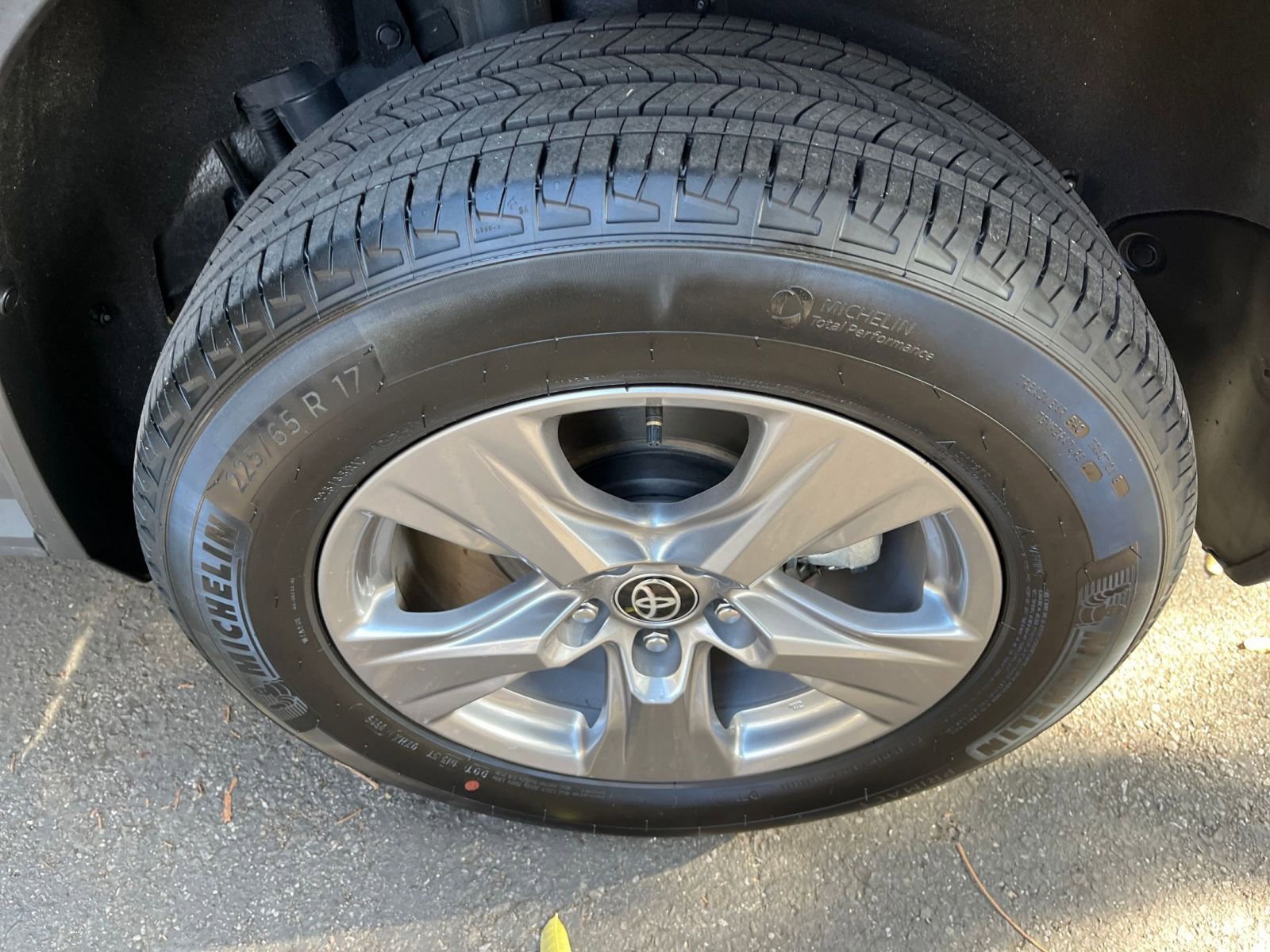 Thumbnail: 2025 Toyota RAV4 - 29