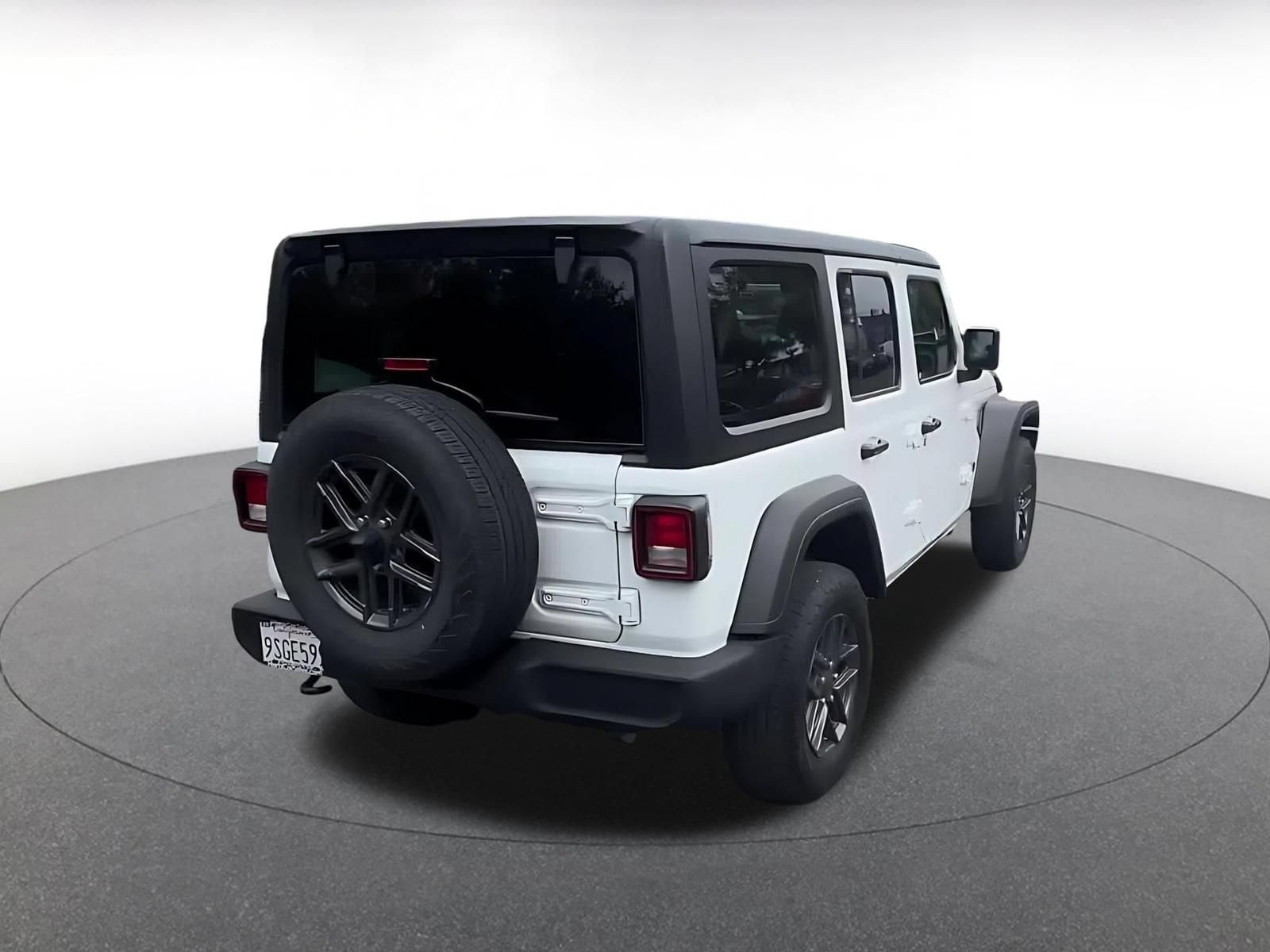 Thumbnail: 2025 Jeep Wrangler - 15