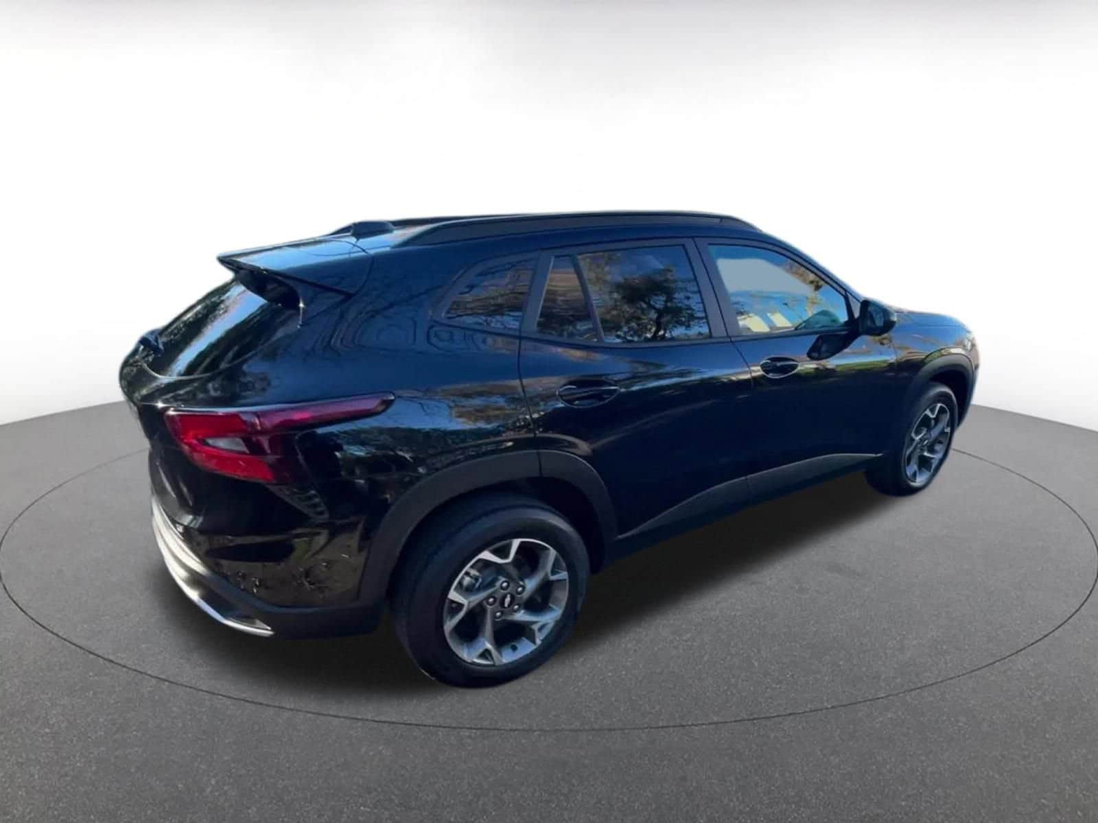 Thumbnail: 2025 Chevrolet Trax - 15