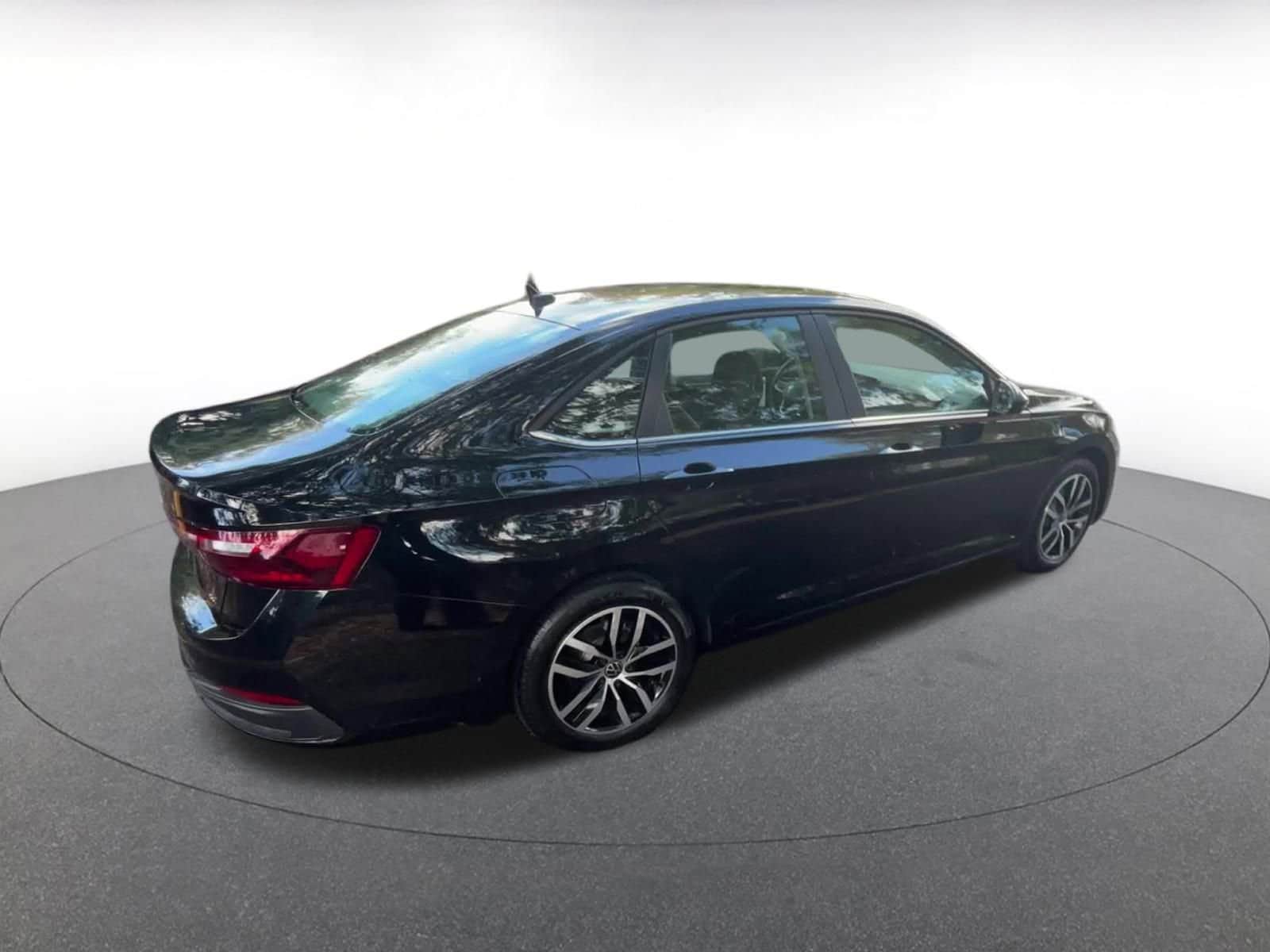 Thumbnail: 2025 Volkswagen Jetta - 15