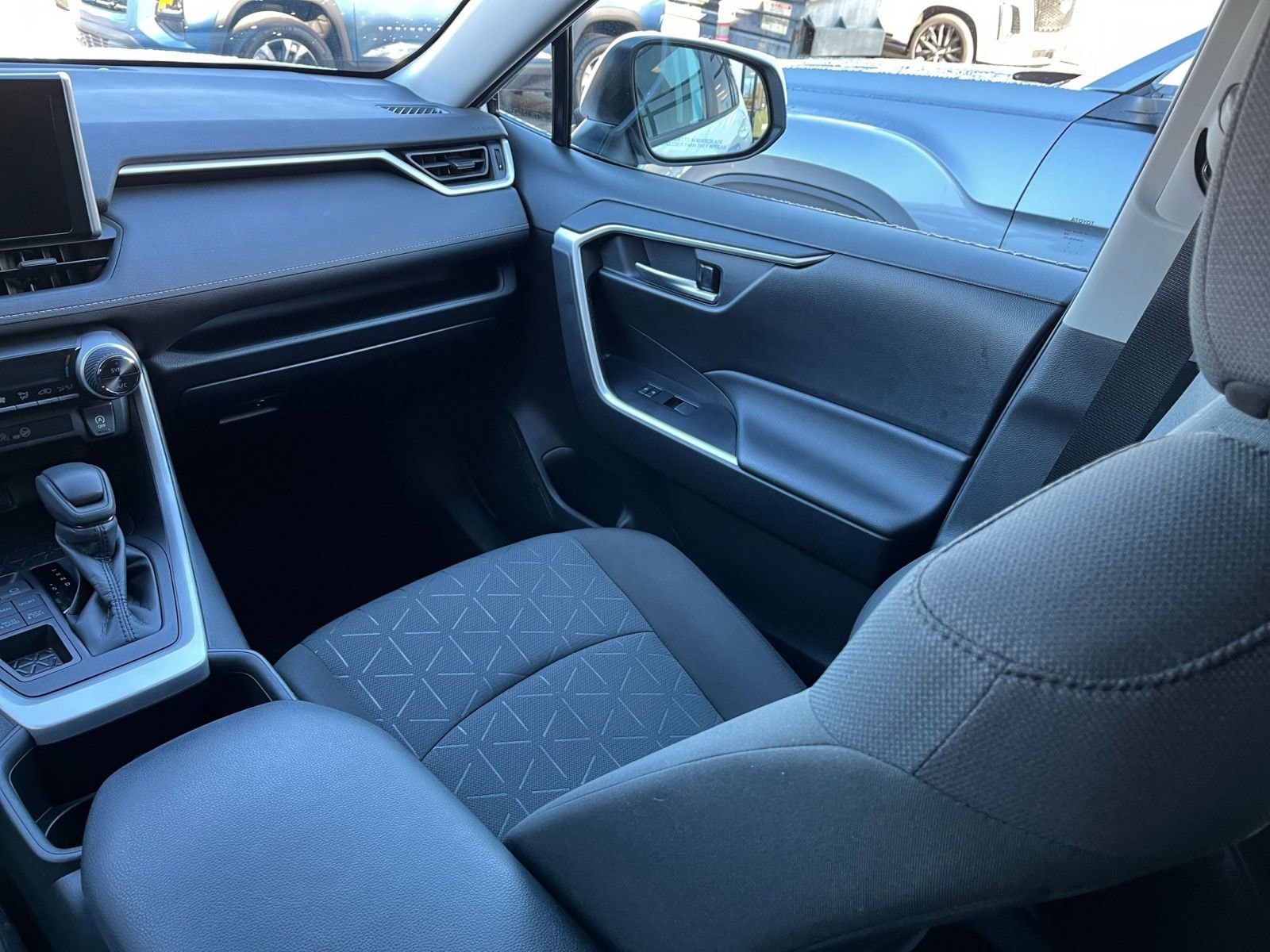 Thumbnail: 2025 Toyota RAV4 - 35