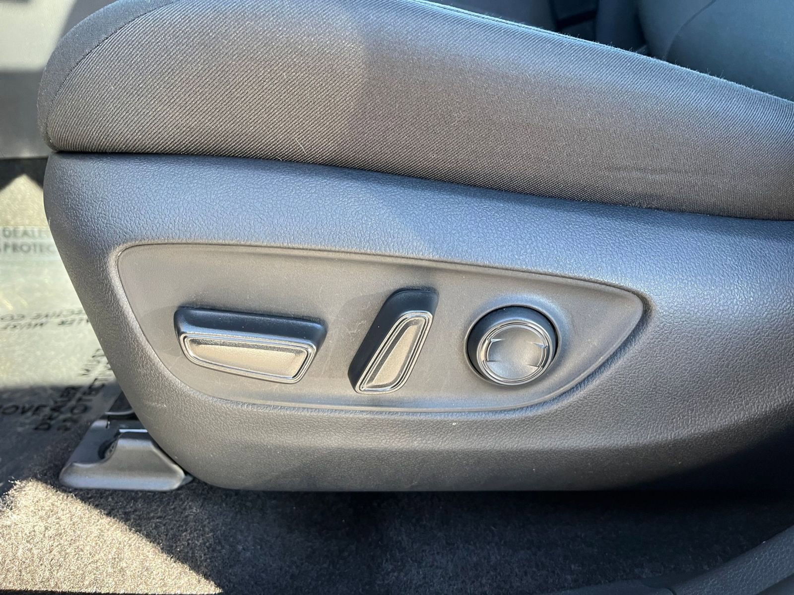 Thumbnail: 2025 Toyota RAV4 - 23