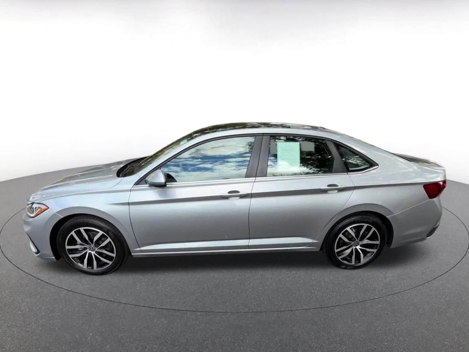 Thumbnail: 2025 Volkswagen Jetta - 9