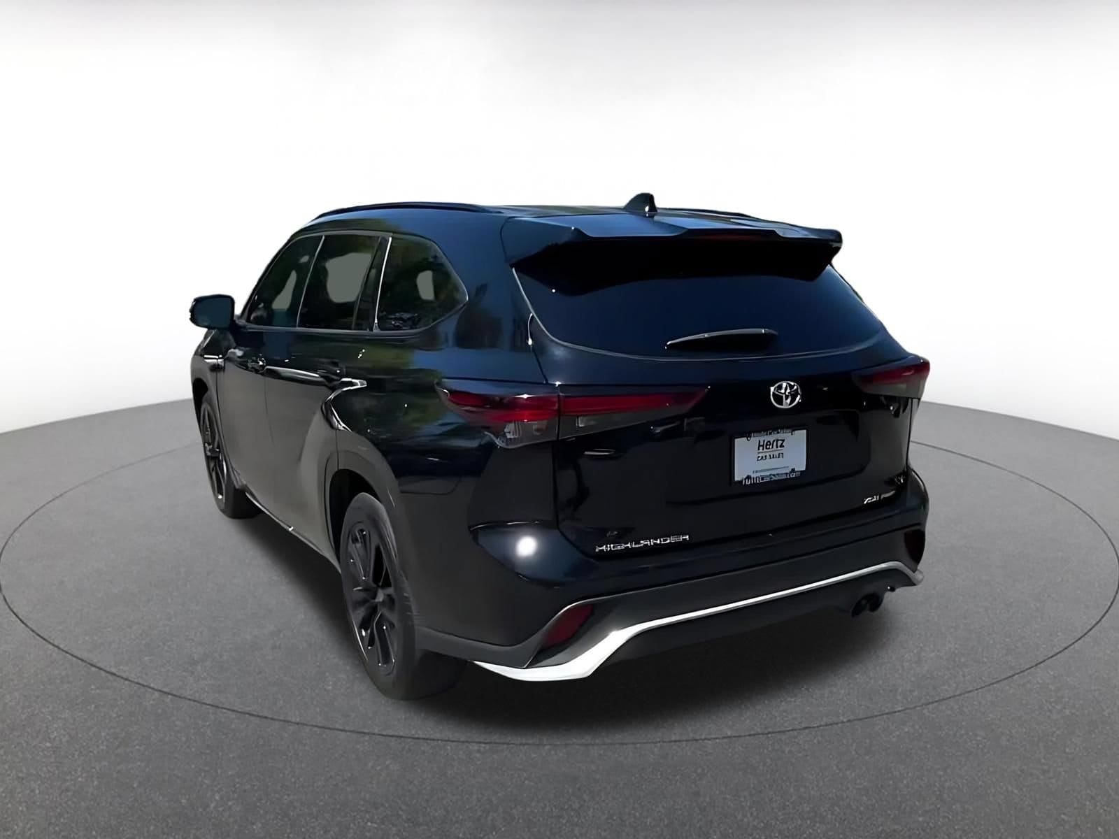 Thumbnail: 2025 Toyota Highlander - 10