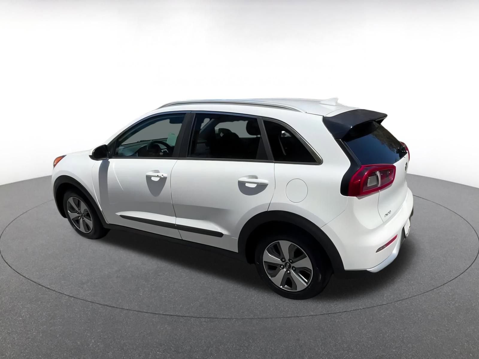 Thumbnail: 2019 Kia Niro - 8
