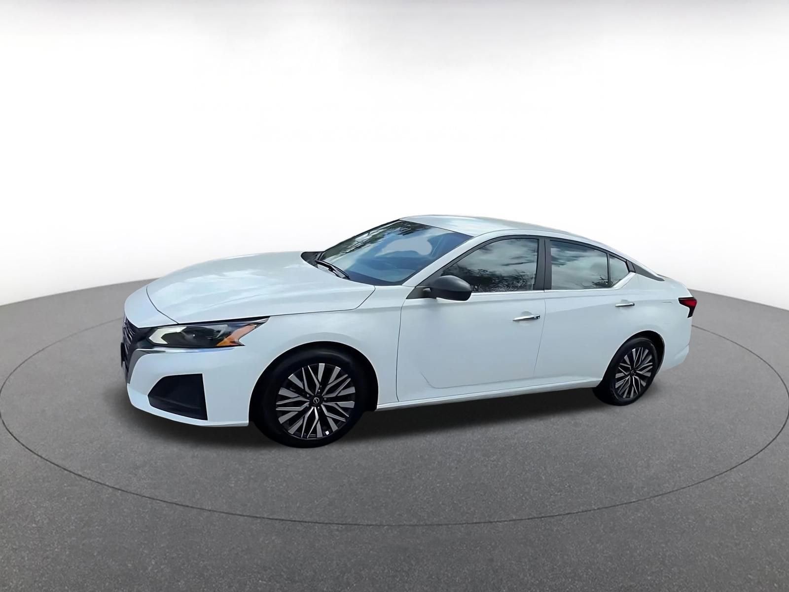Thumbnail: 2025 Nissan Altima - 8